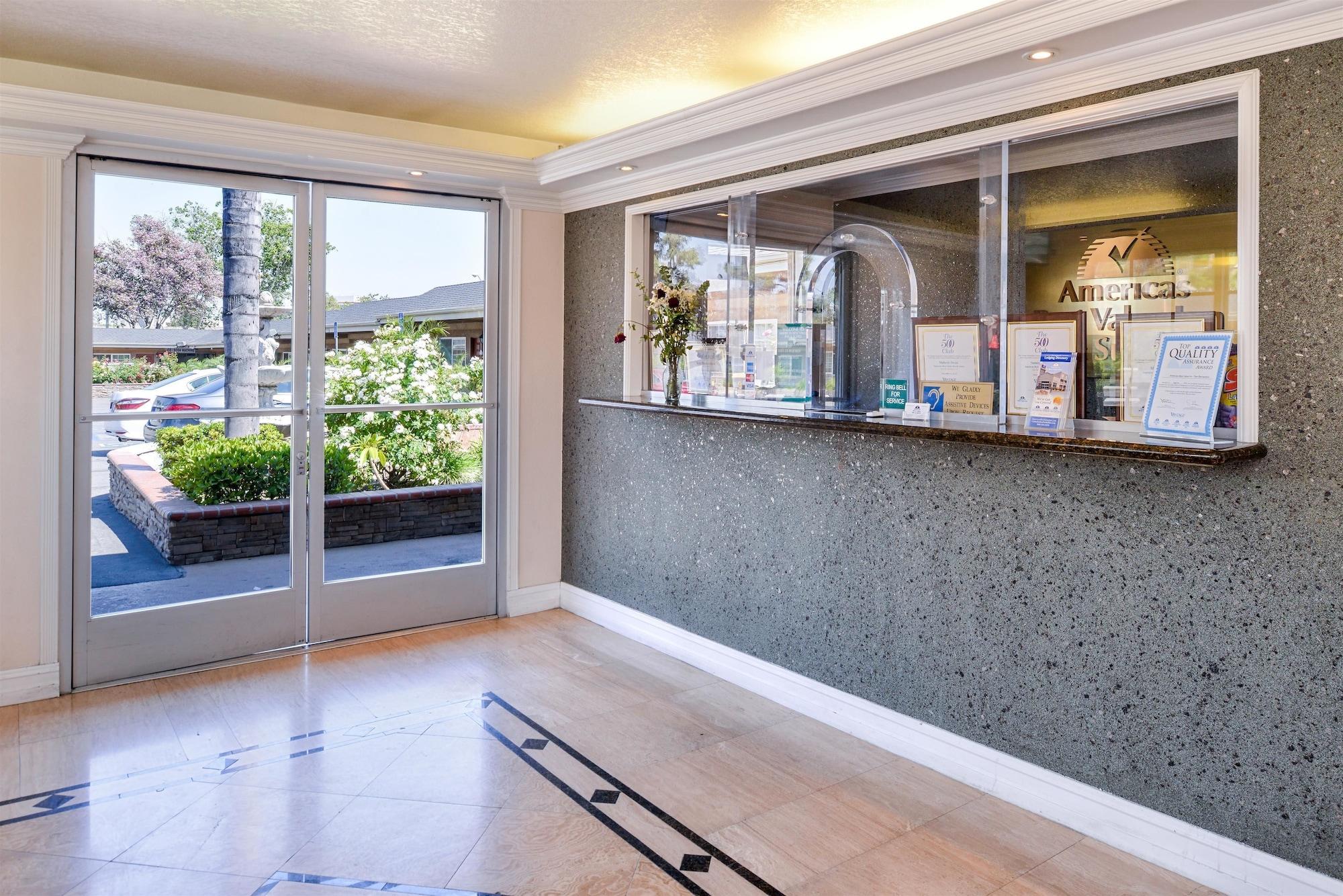 Vista Lobby Americas Best Value Inn & Suites San Bernardino
