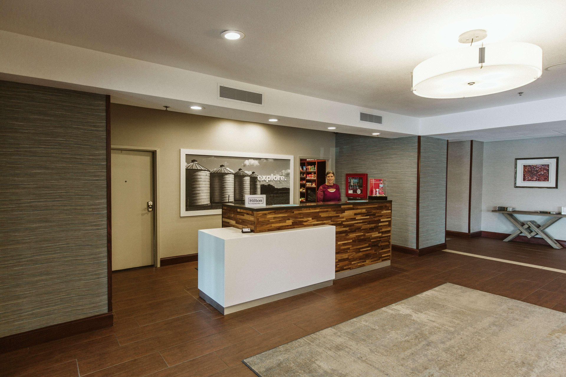 Vista Lobby Hampton Inn Bismarck