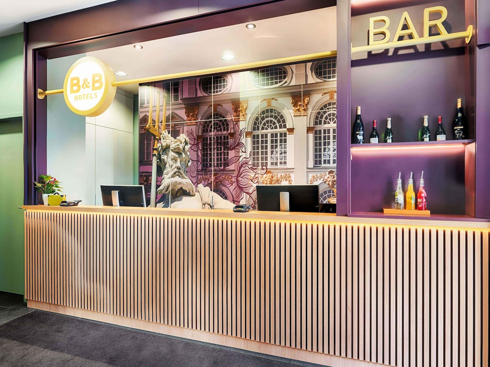 Bar/Salón B&B Hotel München-Moosach