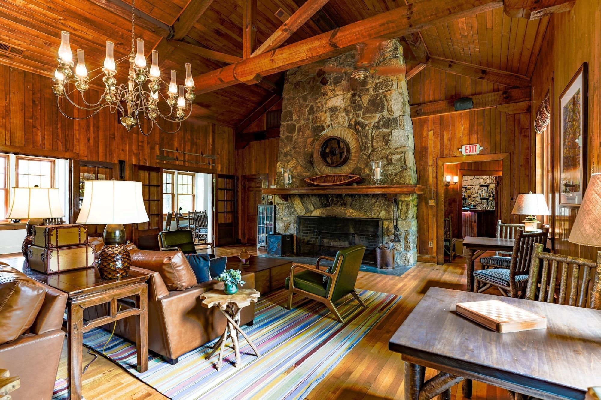 Vista Lobby The Lodge on Lake Lure