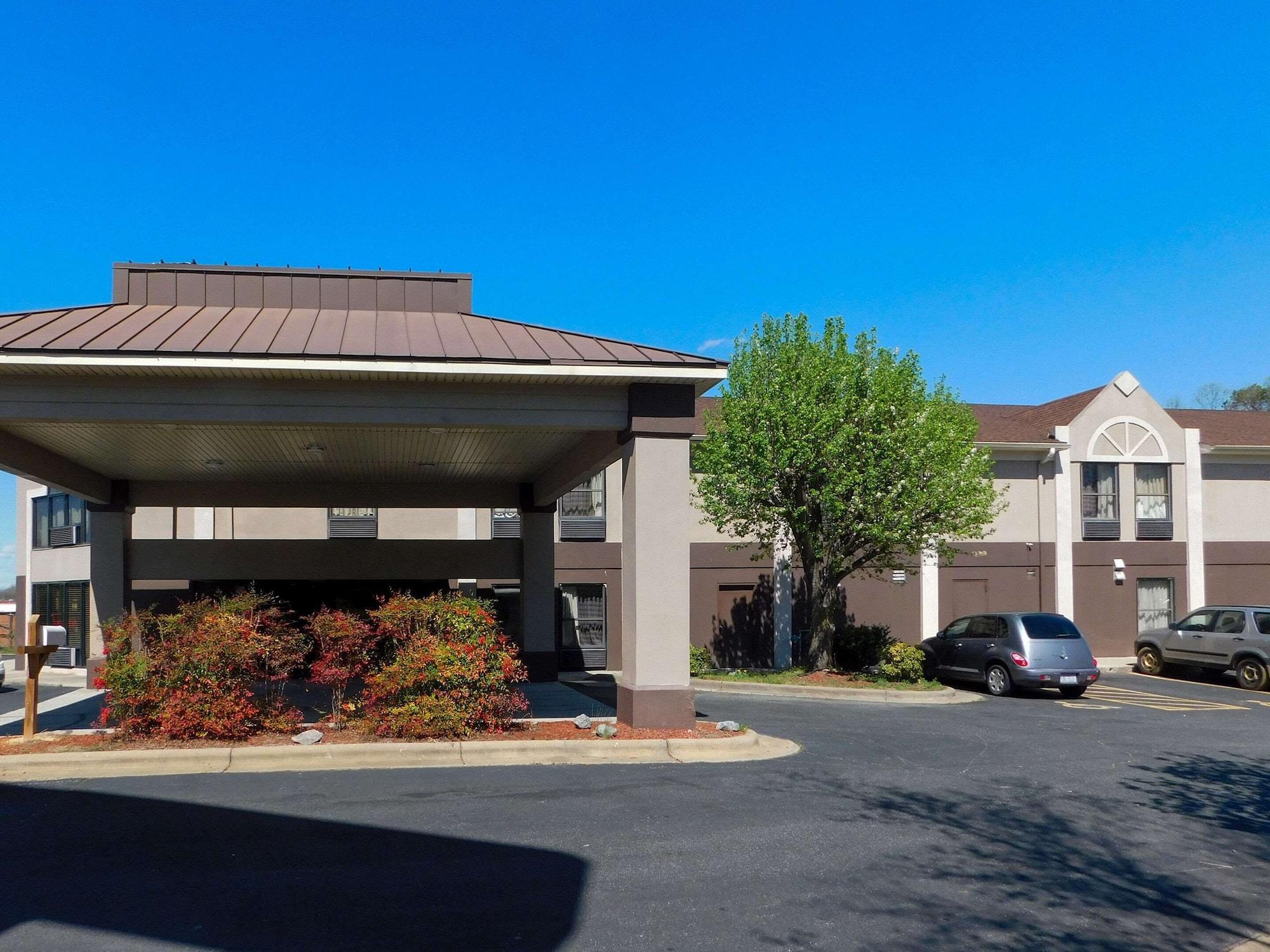 Vista Exterior Quality Inn And Suites