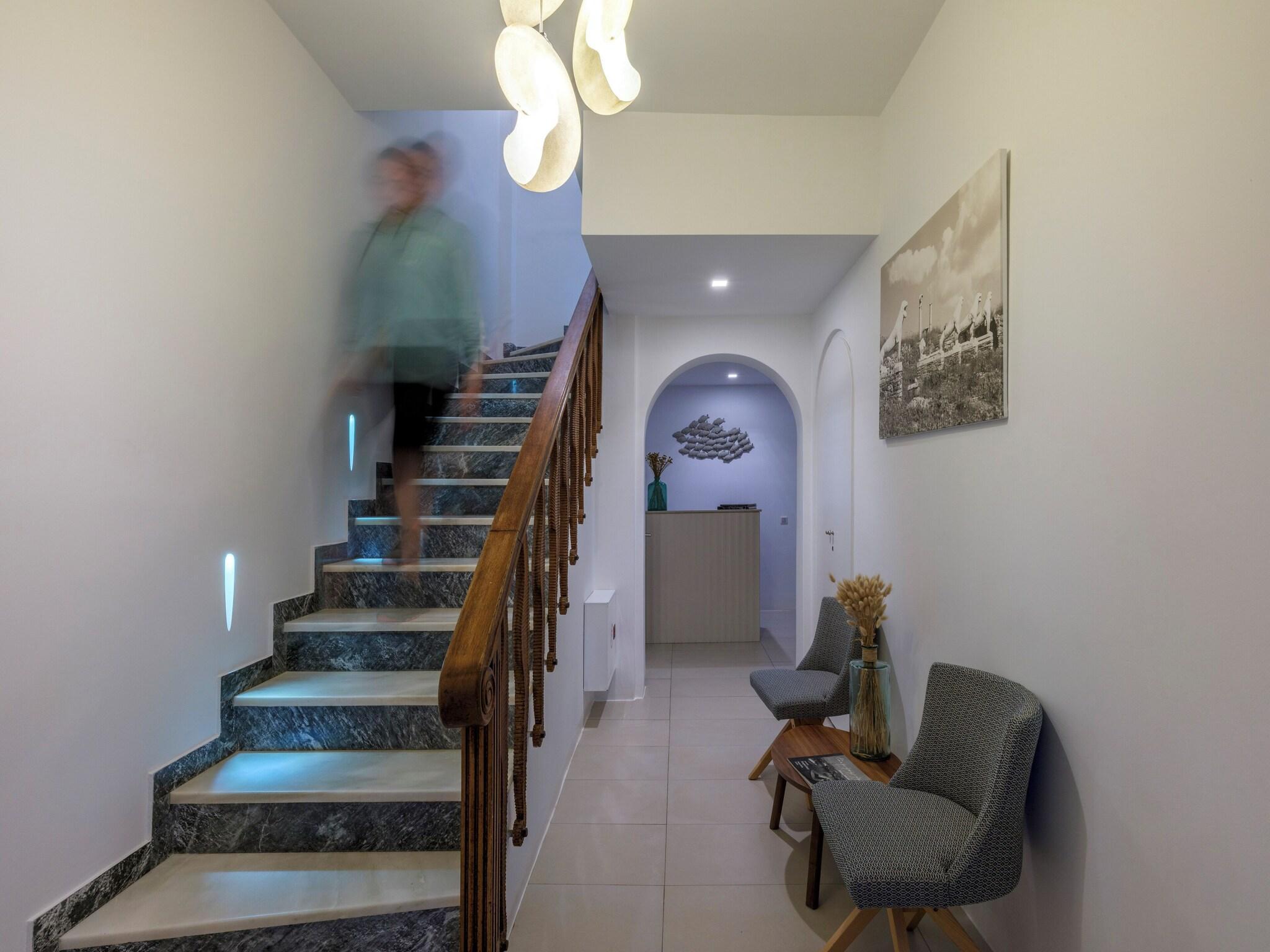 Vista Lobby Bluetopia Suites