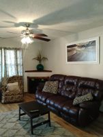 Alquiler Vacacional - Charming 2-bedroom townhome near base and beaches. Shopping and restaurants