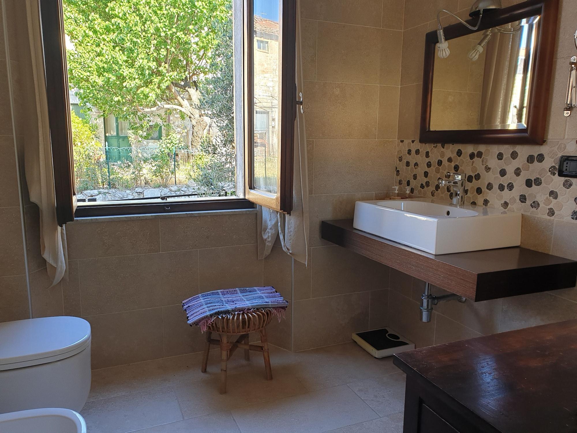 Equipamiento de Habitación DUETERRE ROOM & HOST