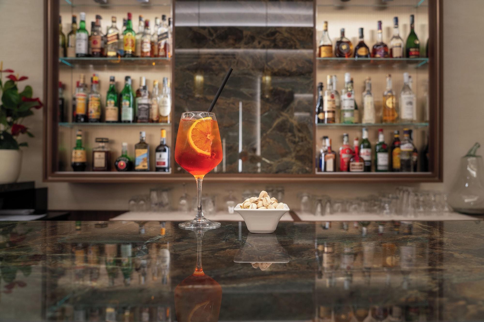 Bar/Salón Hotel Mozart