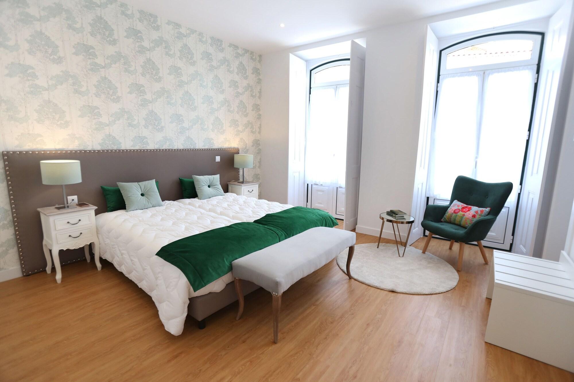 Varios Glass Boutique - Rooms & Suites