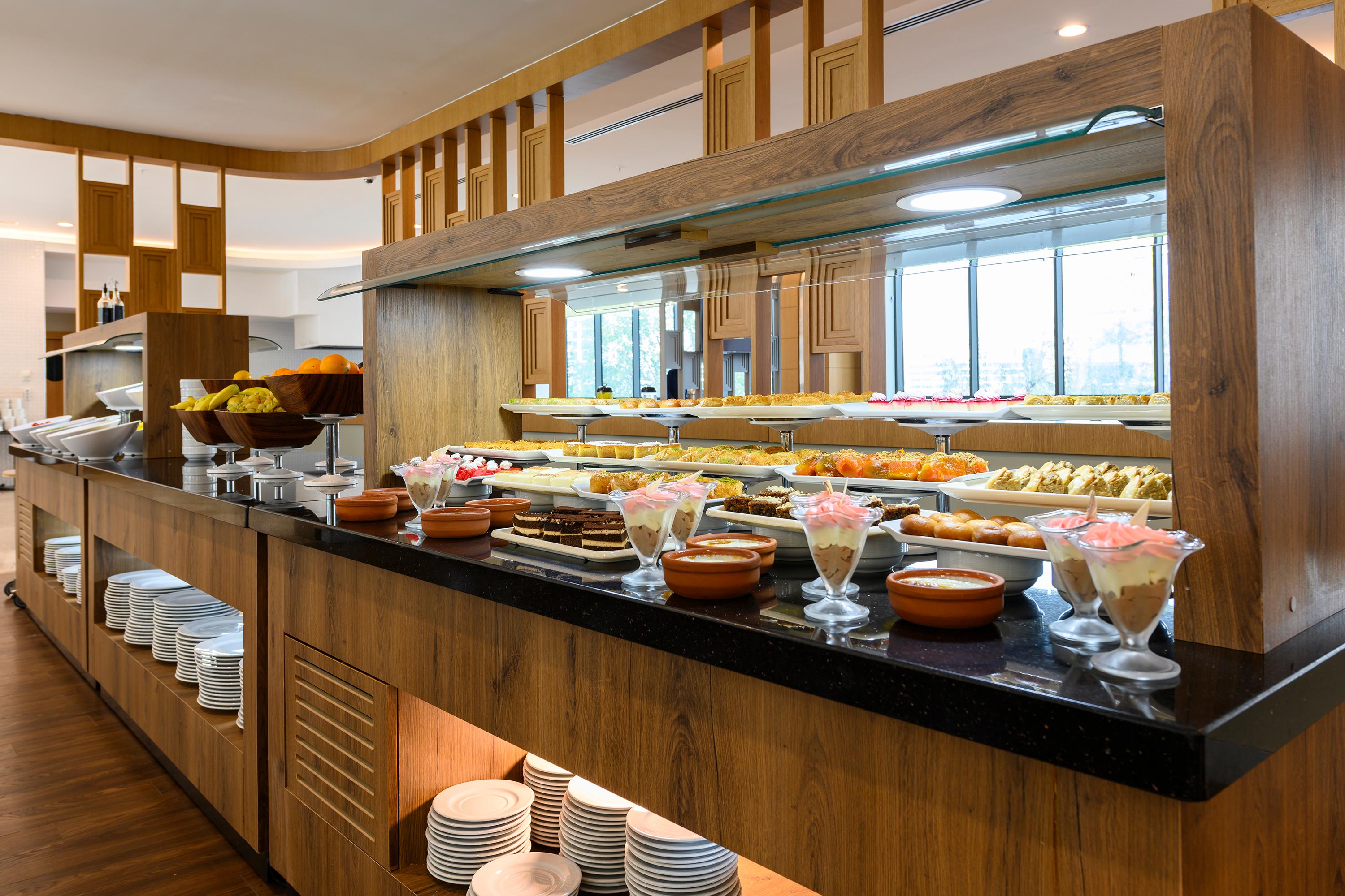 Restaurant La Quinta by Wyndham Istanbul Gunesli