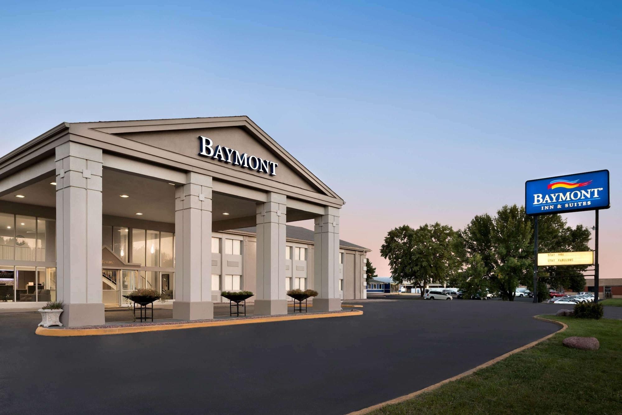 Vista Exterior Baymont by Wyndham Des Moines North