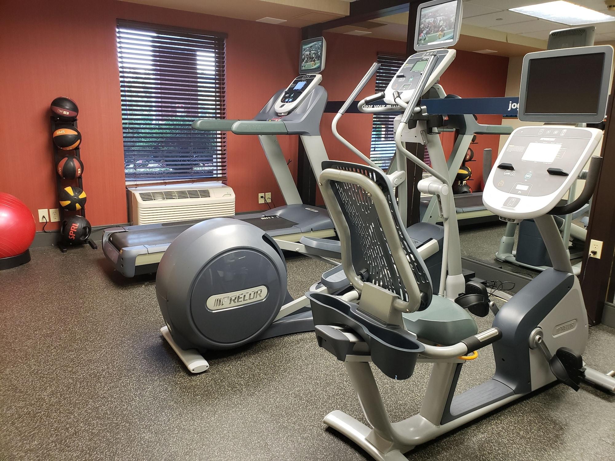 Gimnasio Hampton Inn & Suites Newtown