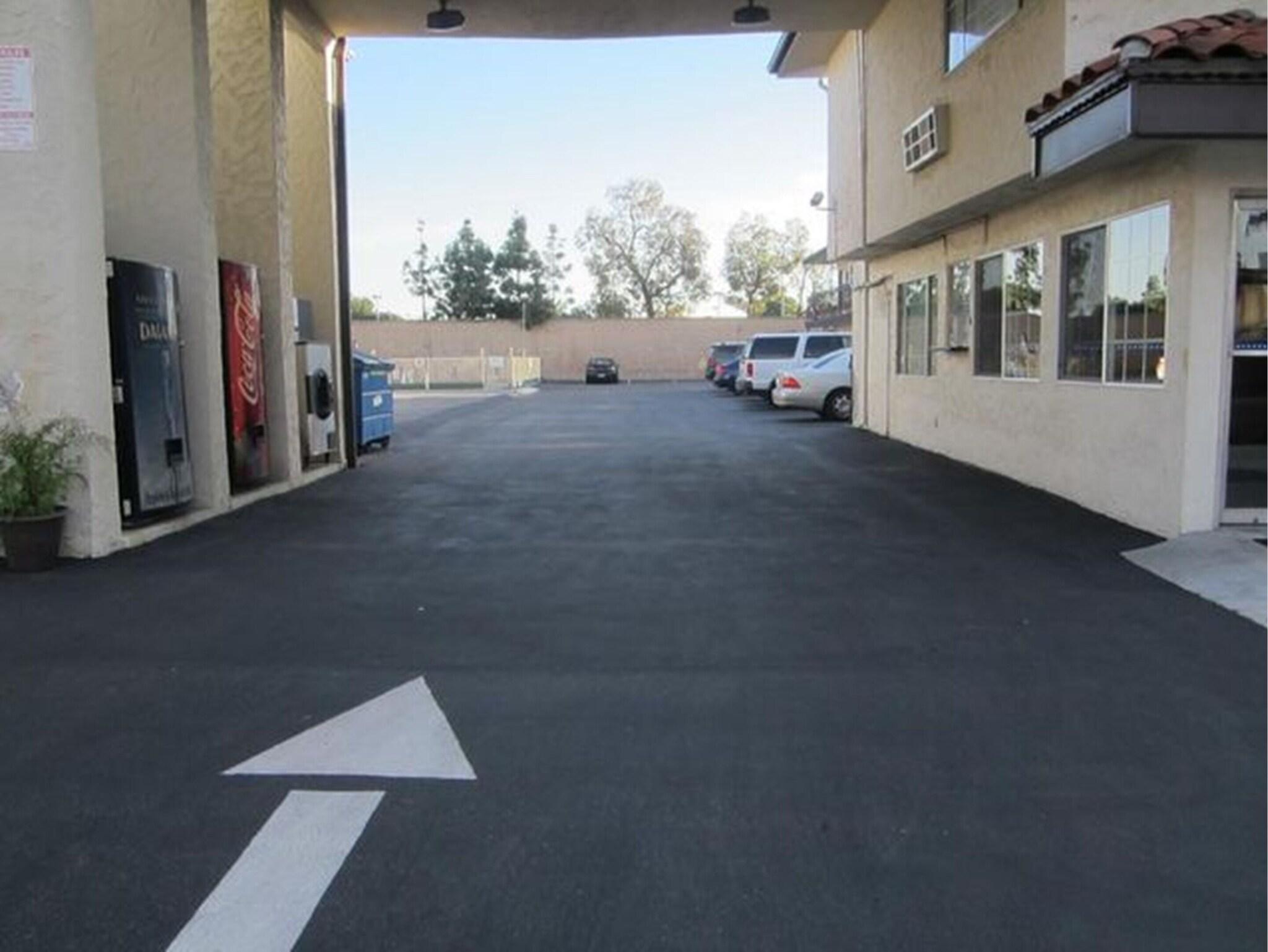 Varios Little Boy Blue Motel