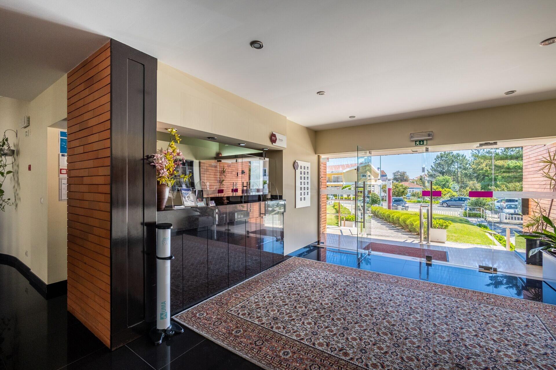 Vista Lobby HOTEL COLMEIA MONTE REAL