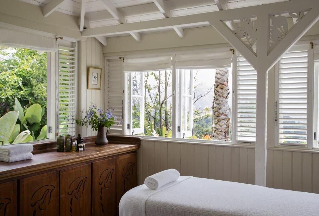 Spa Strawberry Hill