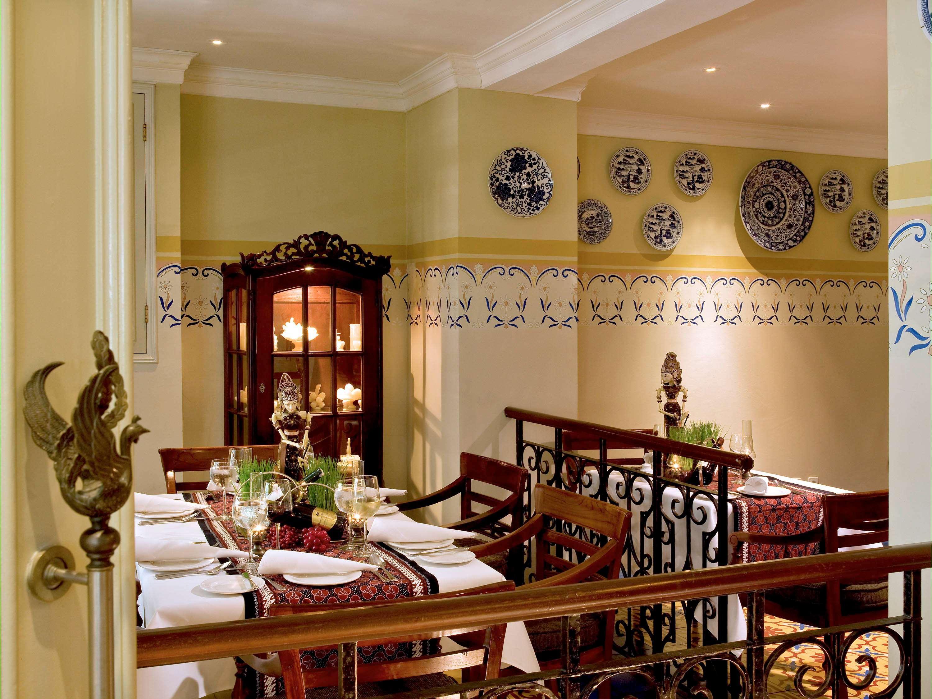 Restaurant The Phoenix Hotel Yogyakarta - Handwritten Collection