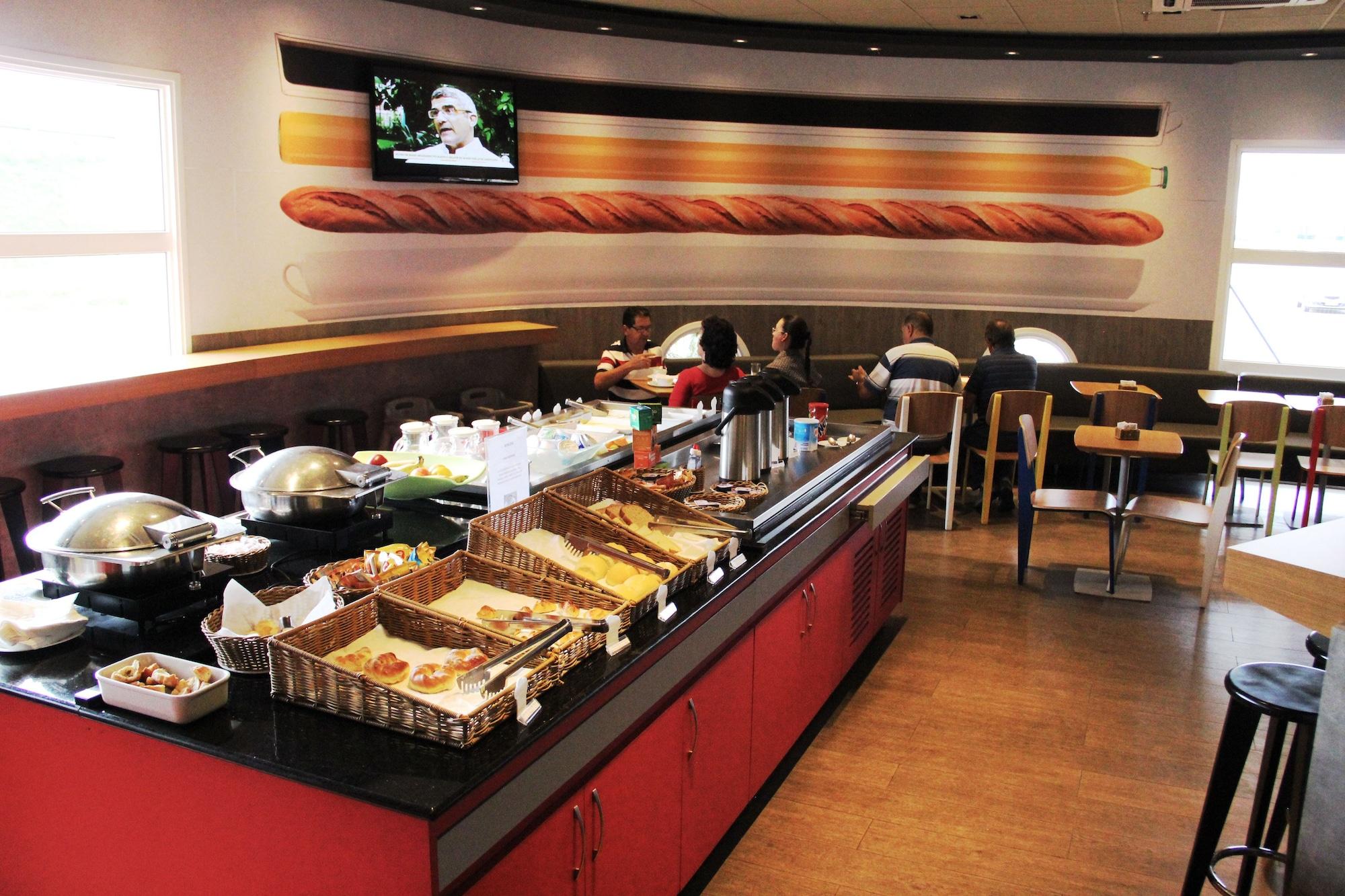 Restaurant Oft Plaza Oeste Hotel