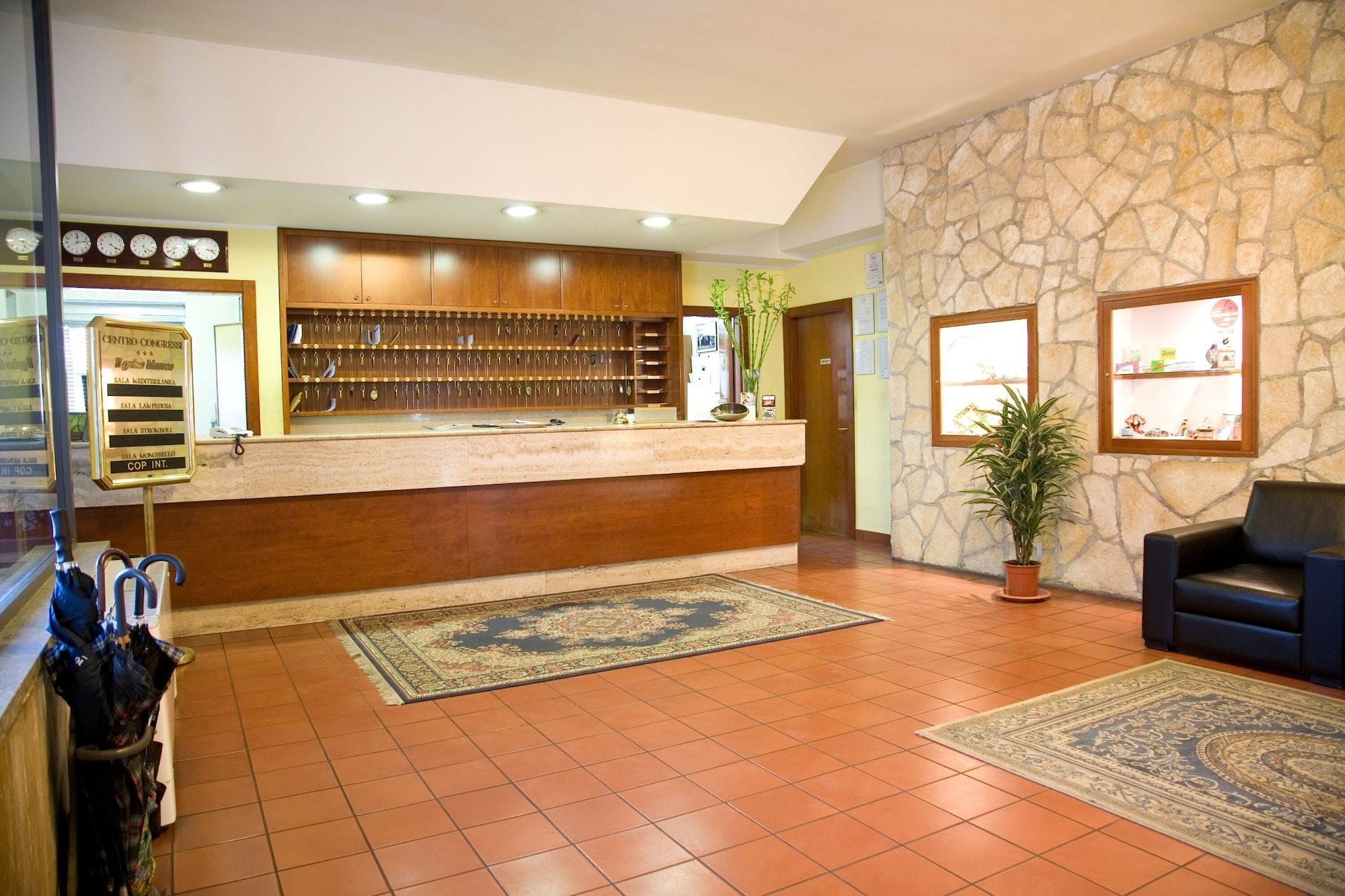 Vista Lobby Hotel Il Gelso Bianco