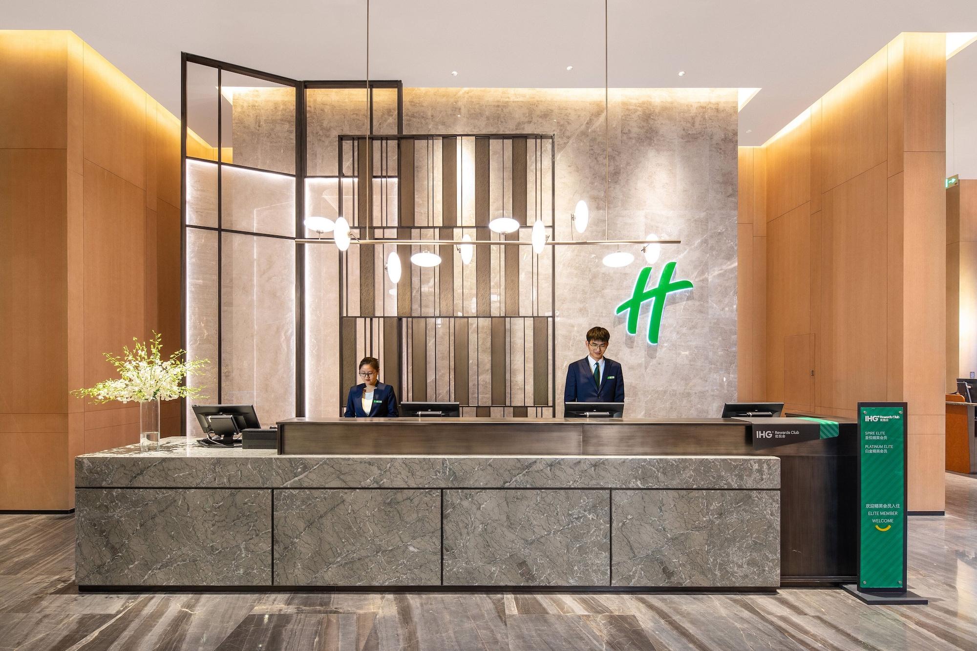 Vista Lobby Holiday Inn Zhengzhou High Tech Zone by IHG