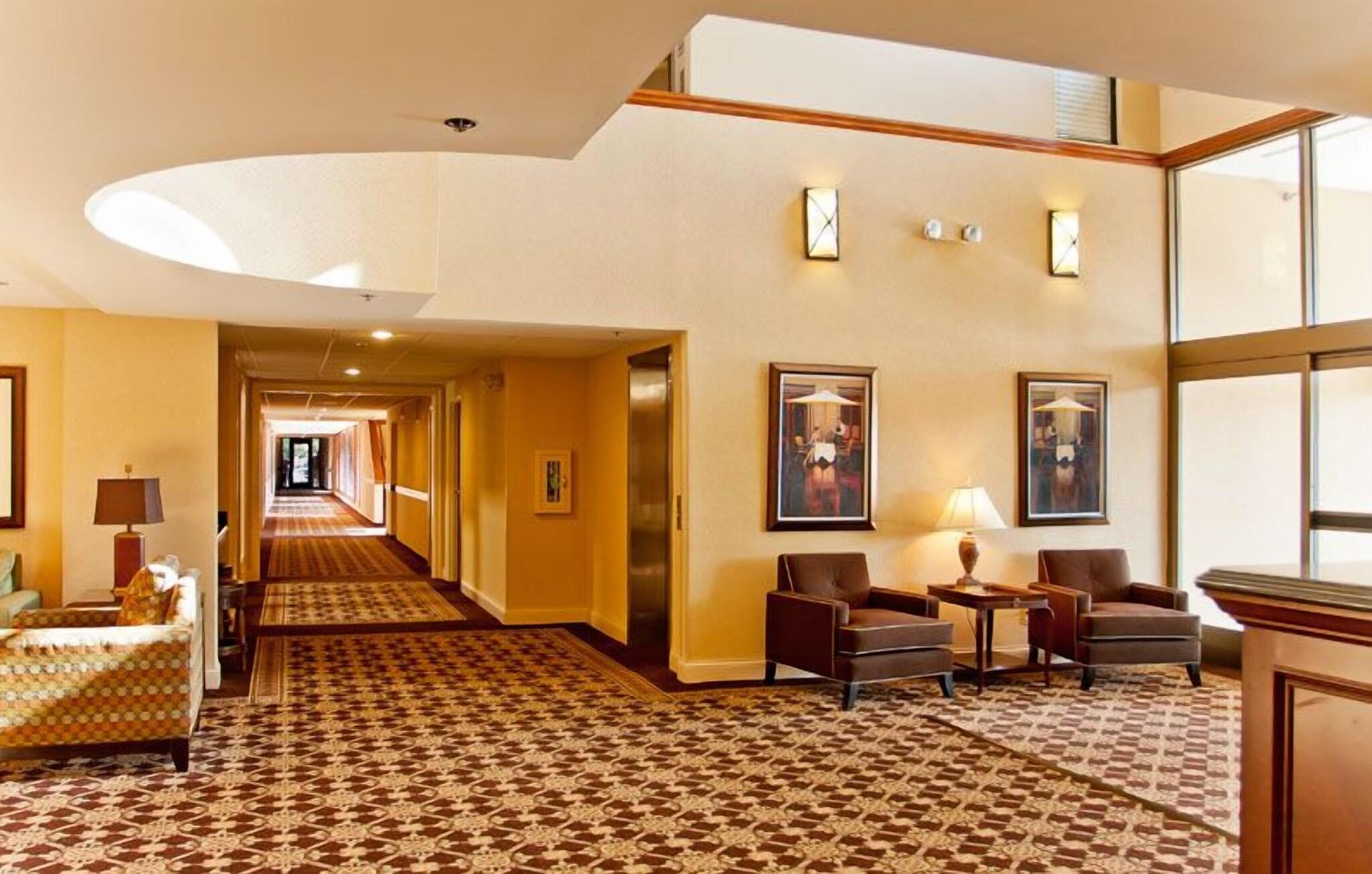 Vista Lobby Ann Arbor Regent Hotel & Suites