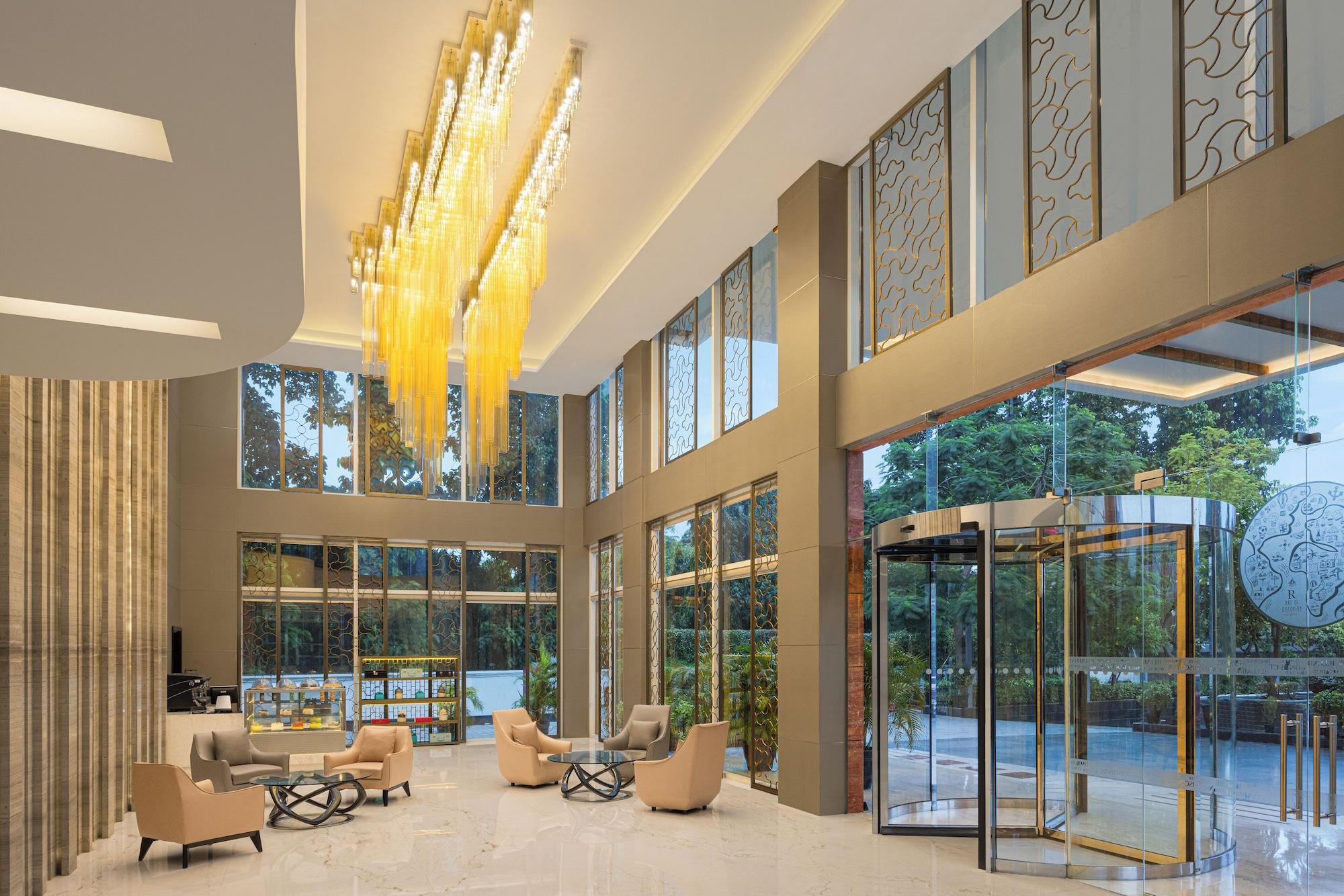 Vista Lobby Renaissance Lucknow Hotel