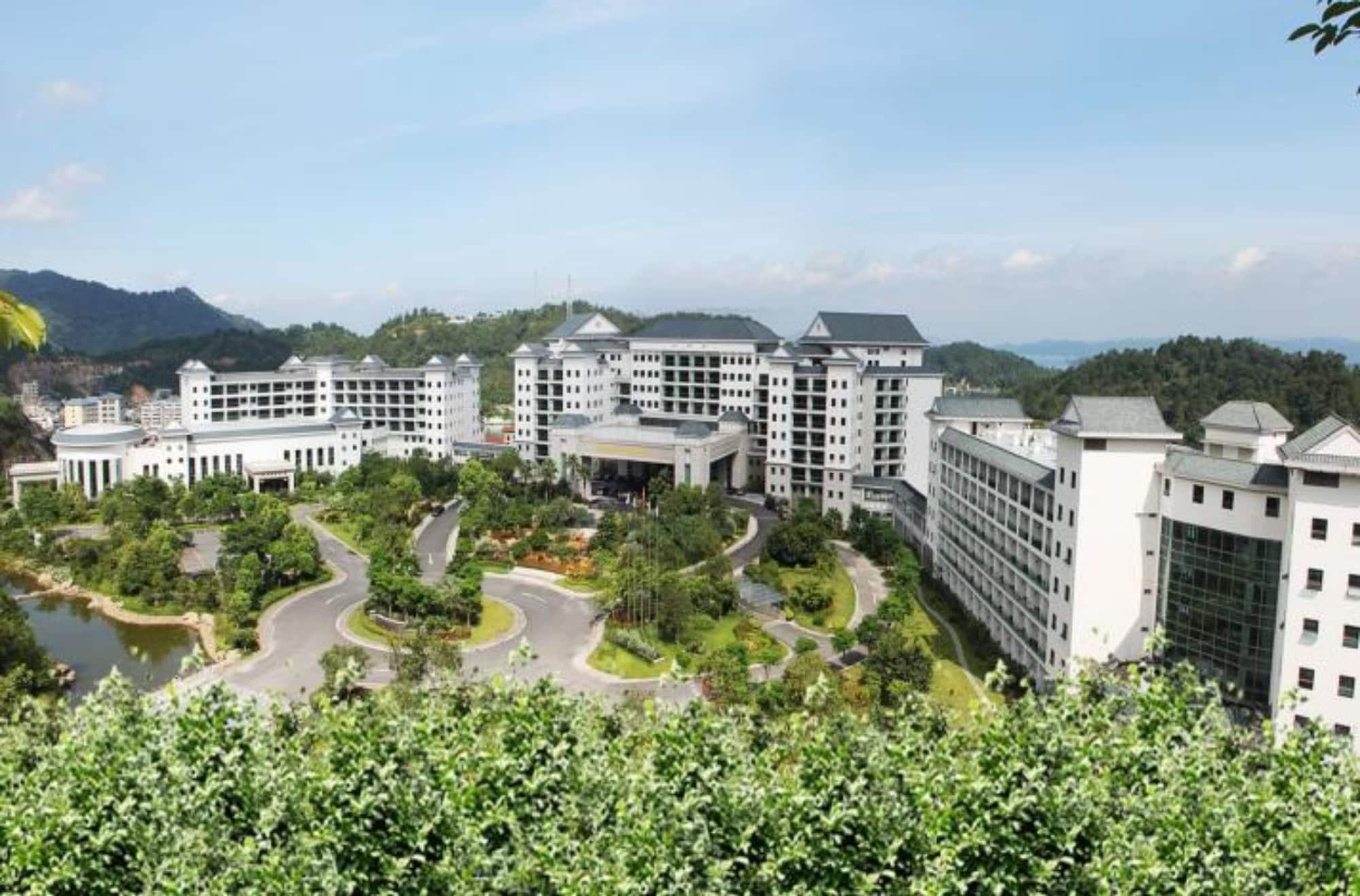 Vista Exterior Heyuan Mels Welton Evergreen Lake Hotel