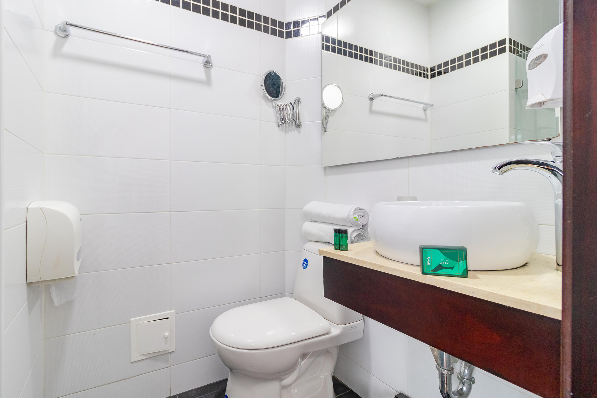 Baño Ayenda SBC 1018