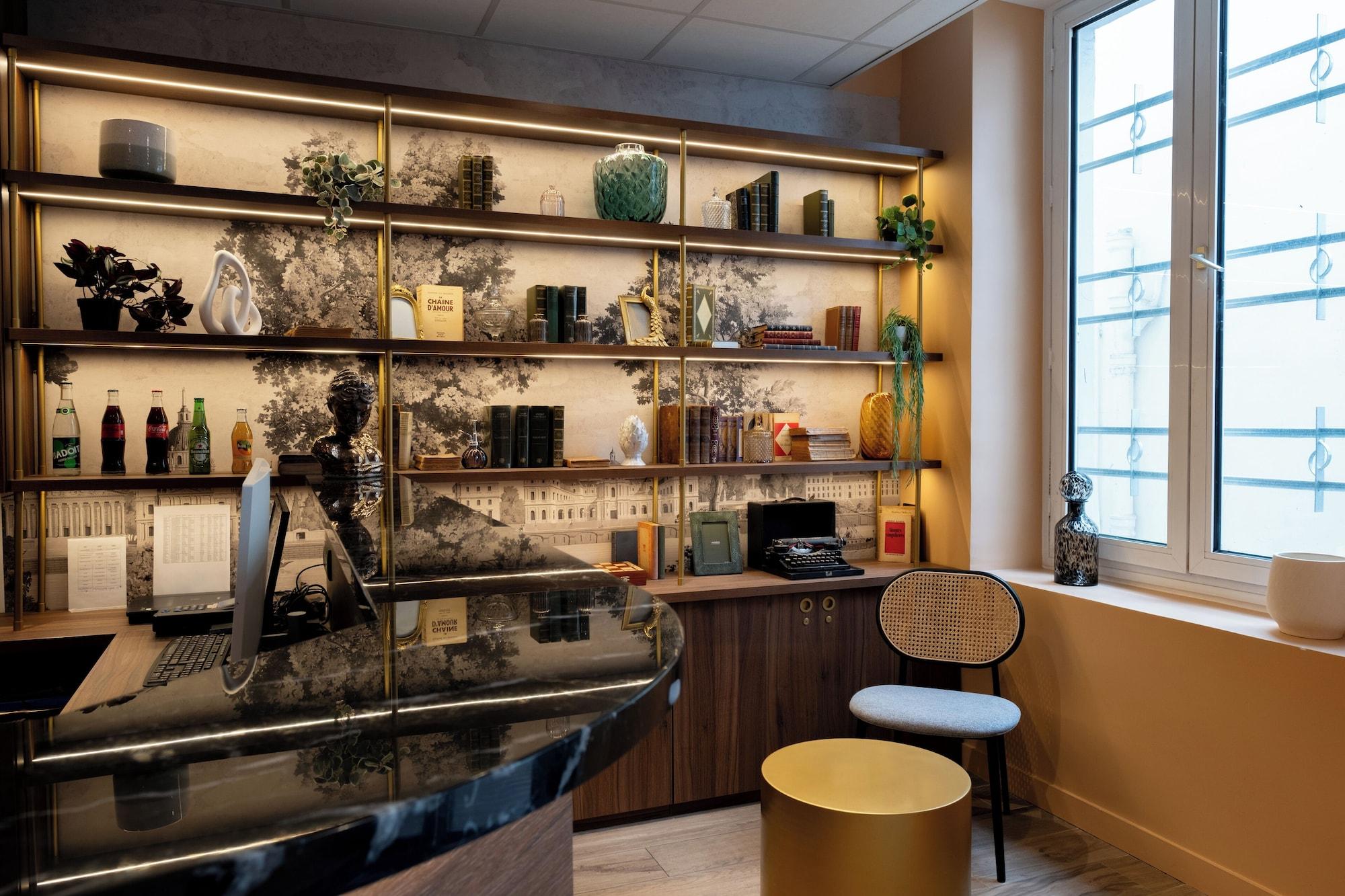 Vista Lobby Hotel Kyriad Paris 10 Canal Saint Martin