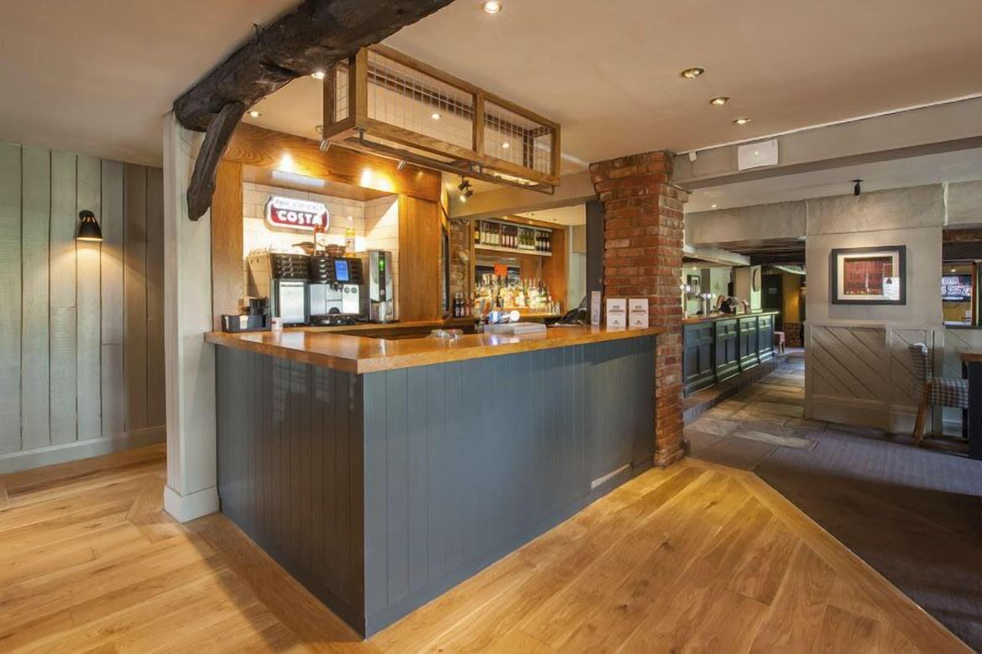 Bar/Salón Premier Inn Gloucester - Little Witcombe