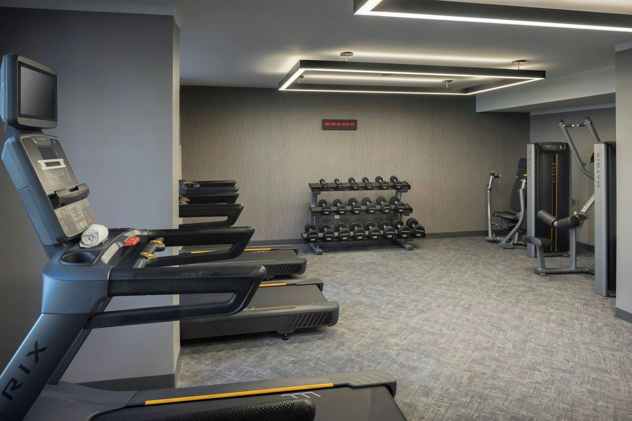 Gimnasio Courtyard by Marriott across Universal Orlando