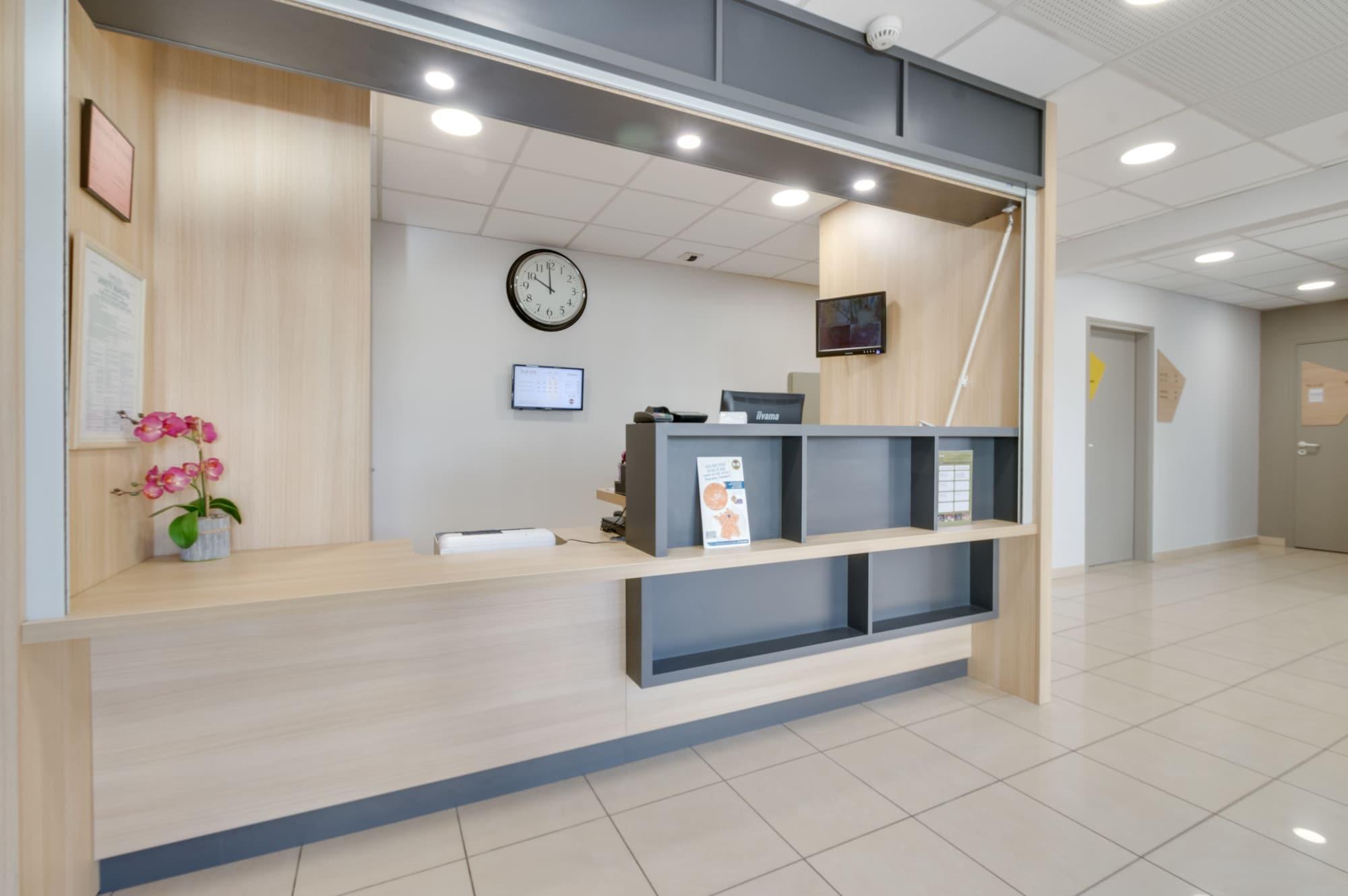 Vista Lobby B&B HOTEL Fréjus Puget-sur-Argens