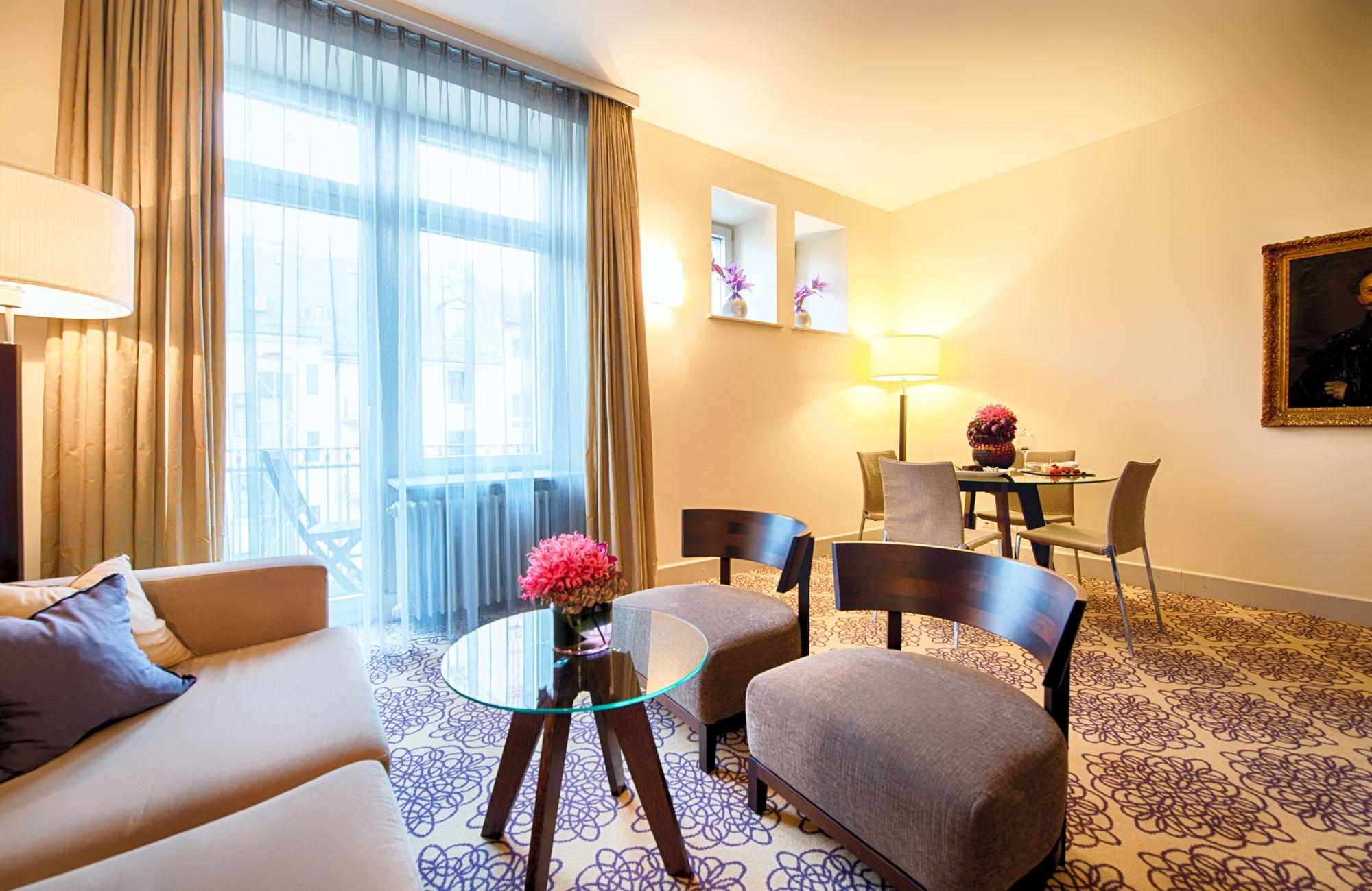 Comodidades do quarto ALDEN Luxury Suite Hotel