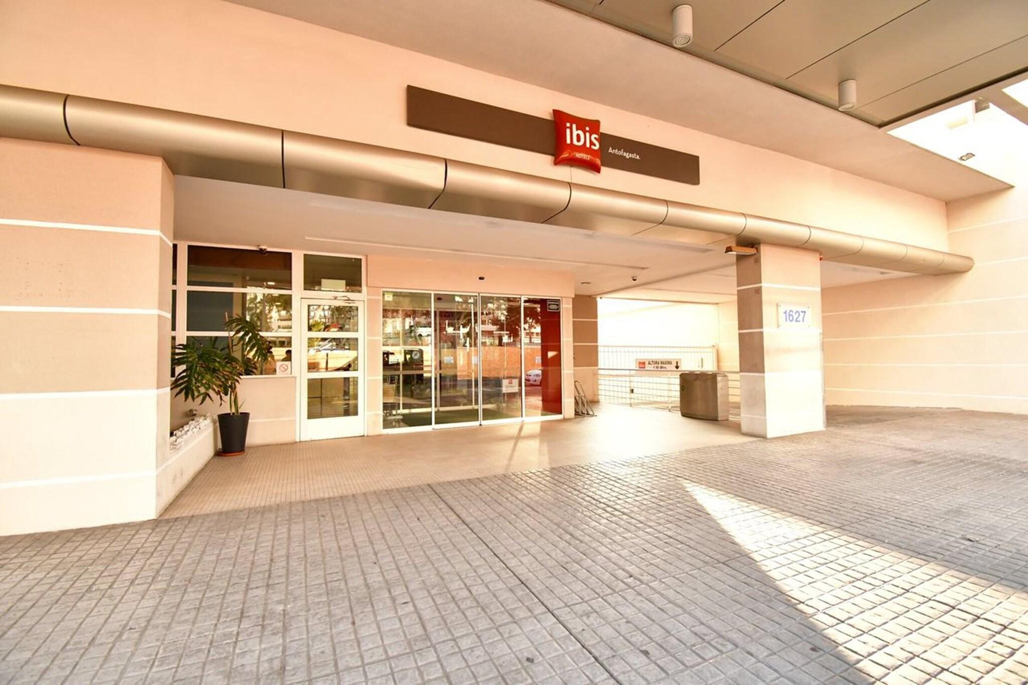 Vista Exterior ibis Antofagasta