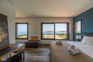Arriendo temporal - Pinarello, beautiful sea view, beach access and heated pool, near Porto Vecchio