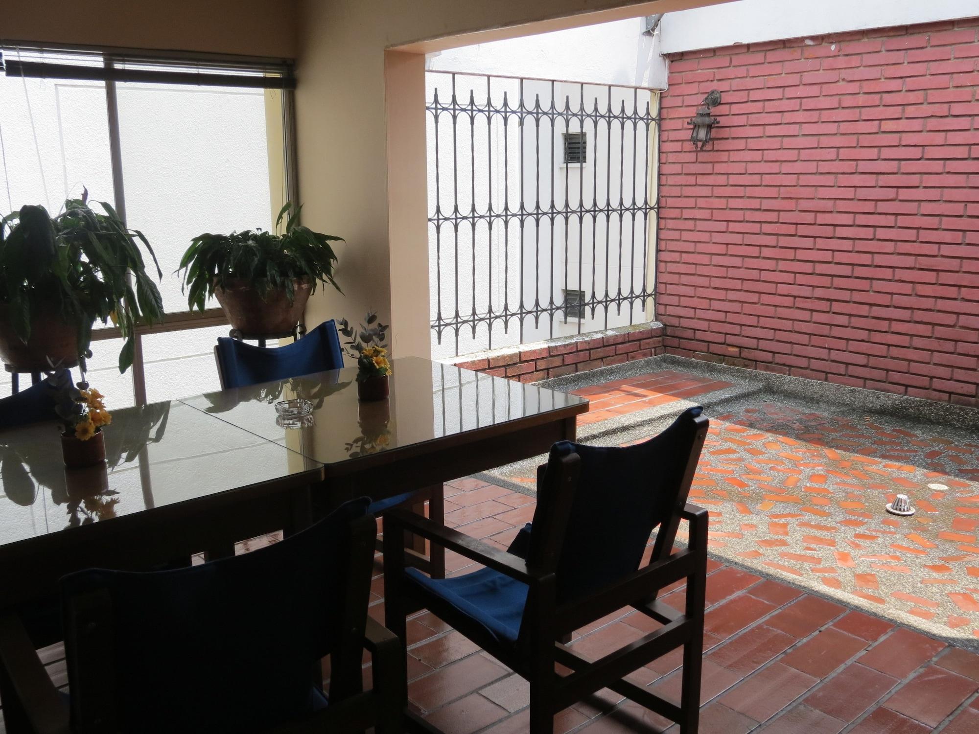 Comodidades del Alojamiento Hotel del Oeste B&B