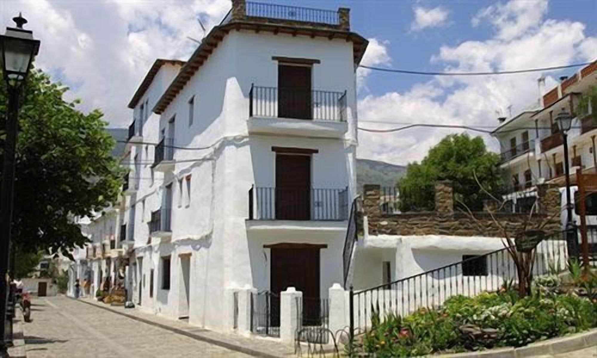 Vista Exterior Hotel Poqueira II