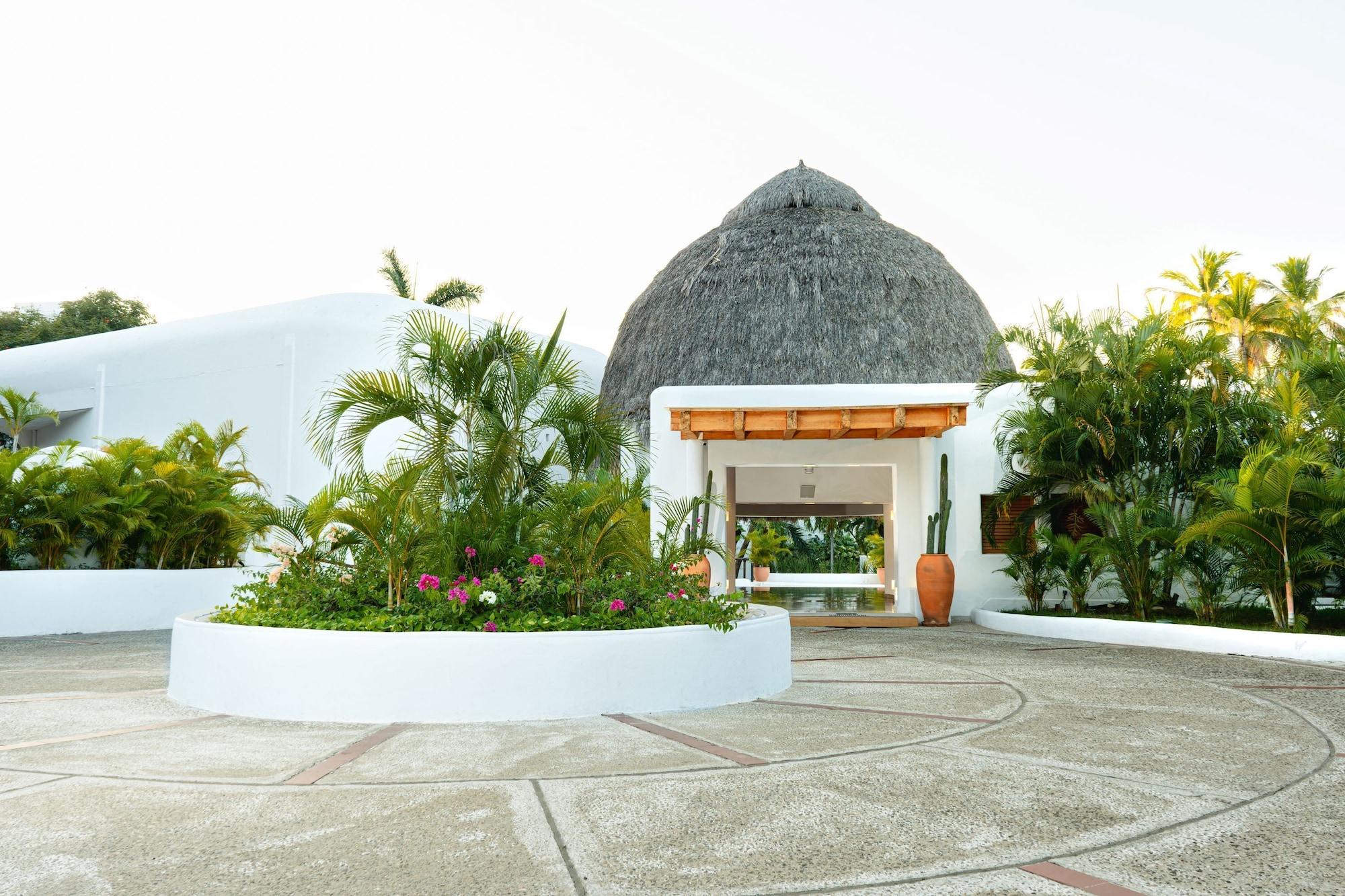 Vista Exterior Camino Real Zaashila Huatulco