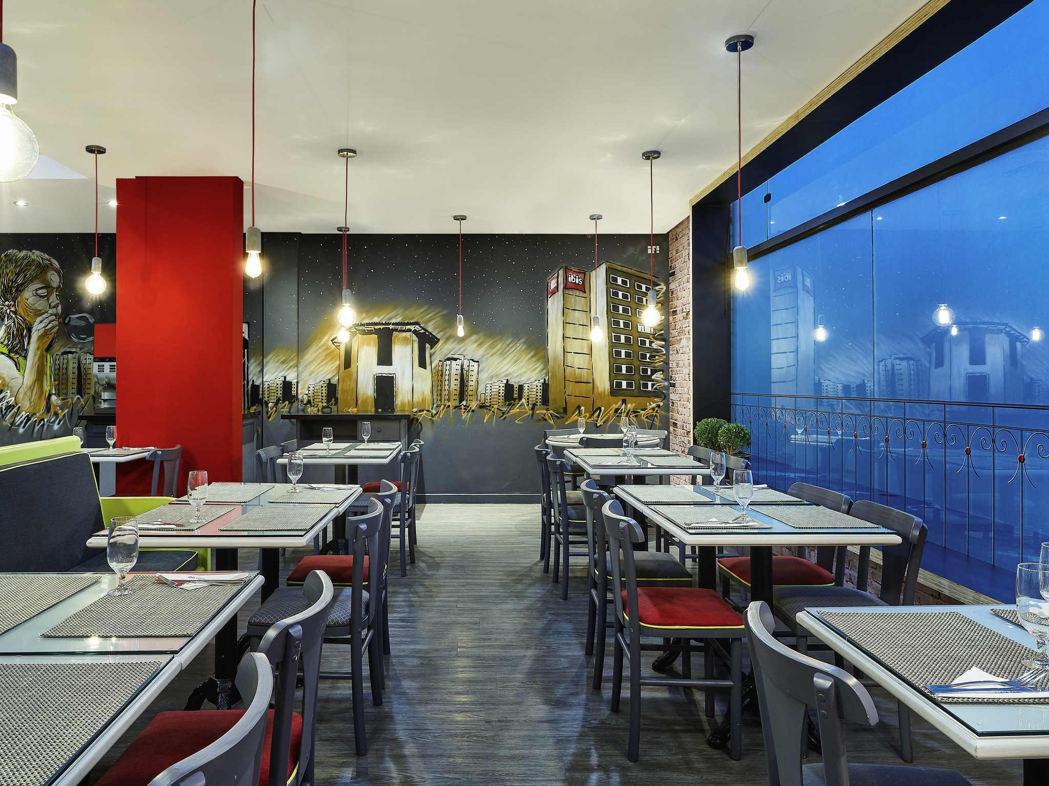 Restaurant ibis Taubate