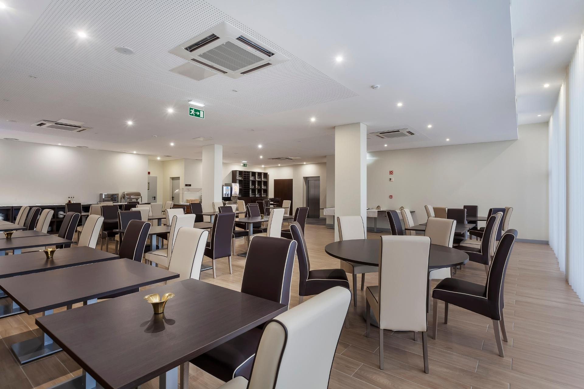 Restaurant In Gold Hotel & Spa