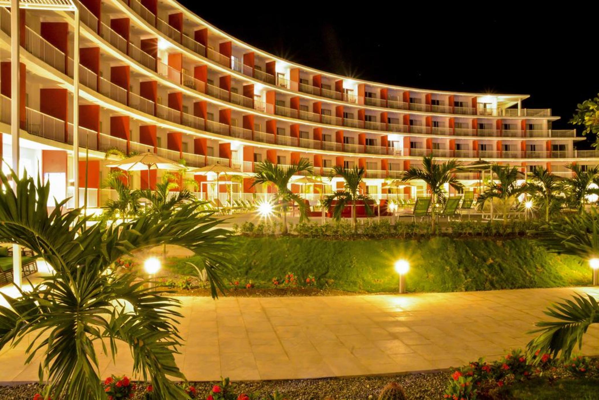 Hotel Royal Decameron Cornwall Beach