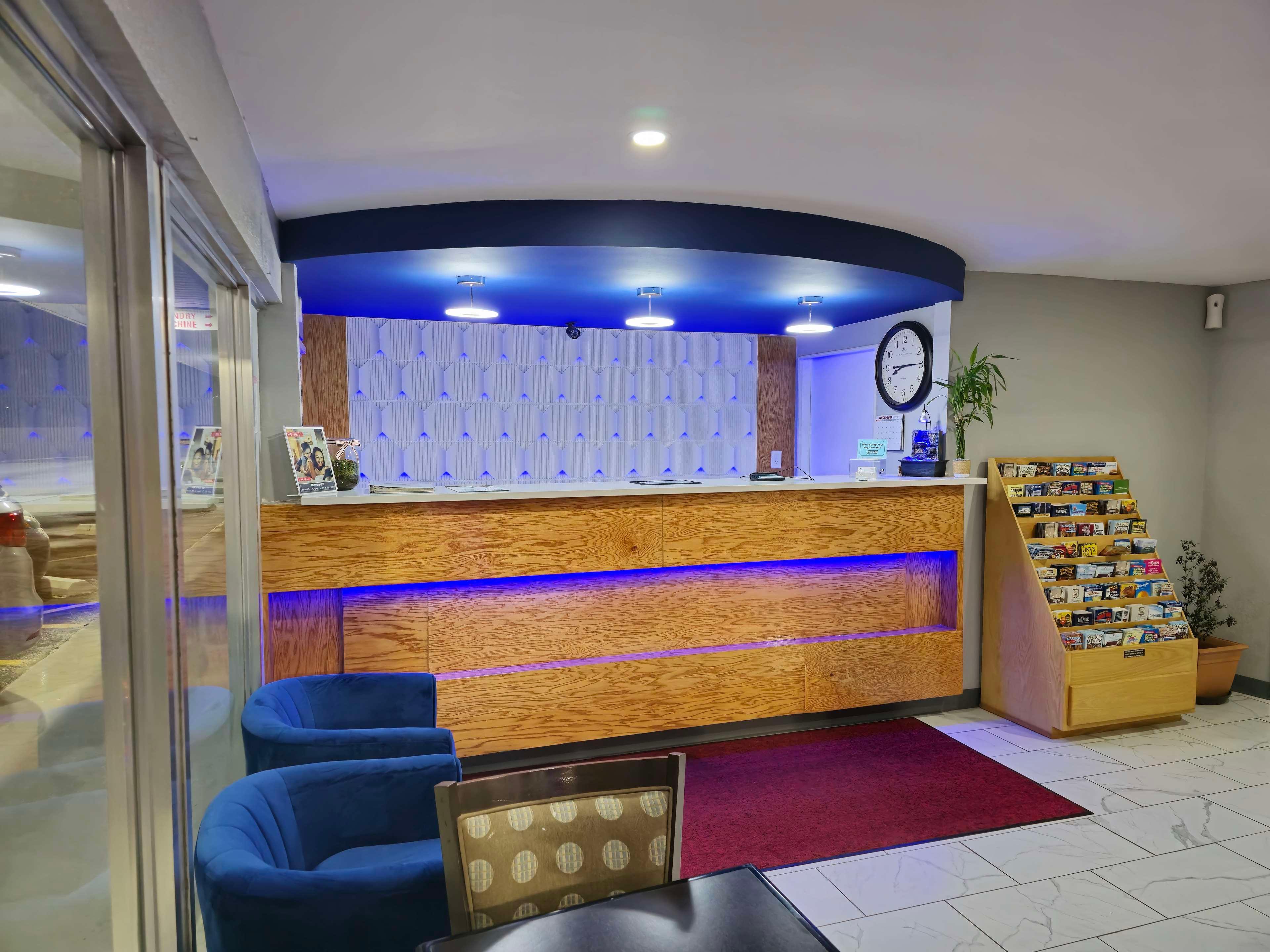 Vista Lobby Americas Best Value Inn Elizabethtown