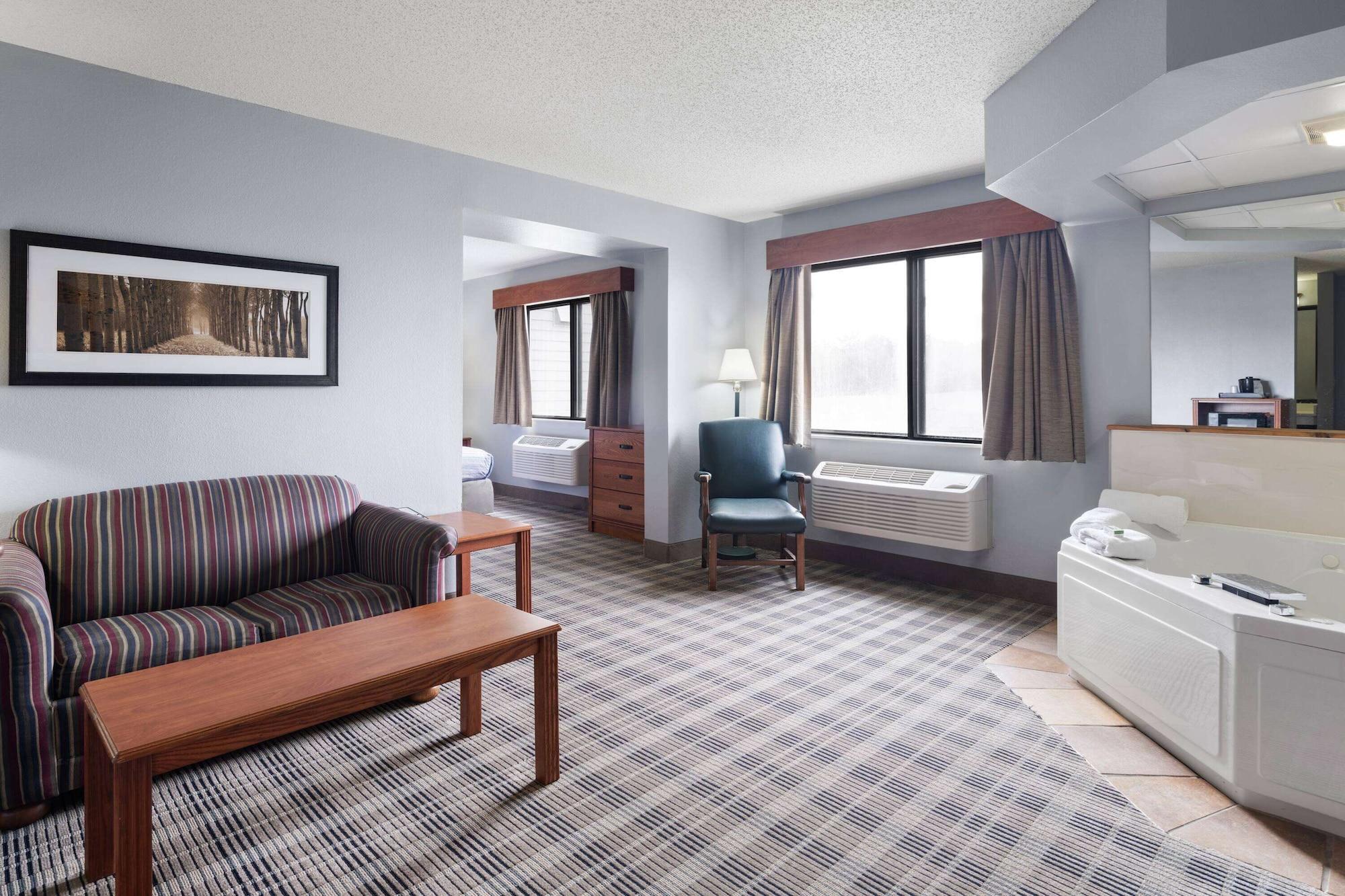 Habitación AmericInn by Wyndham Stuart