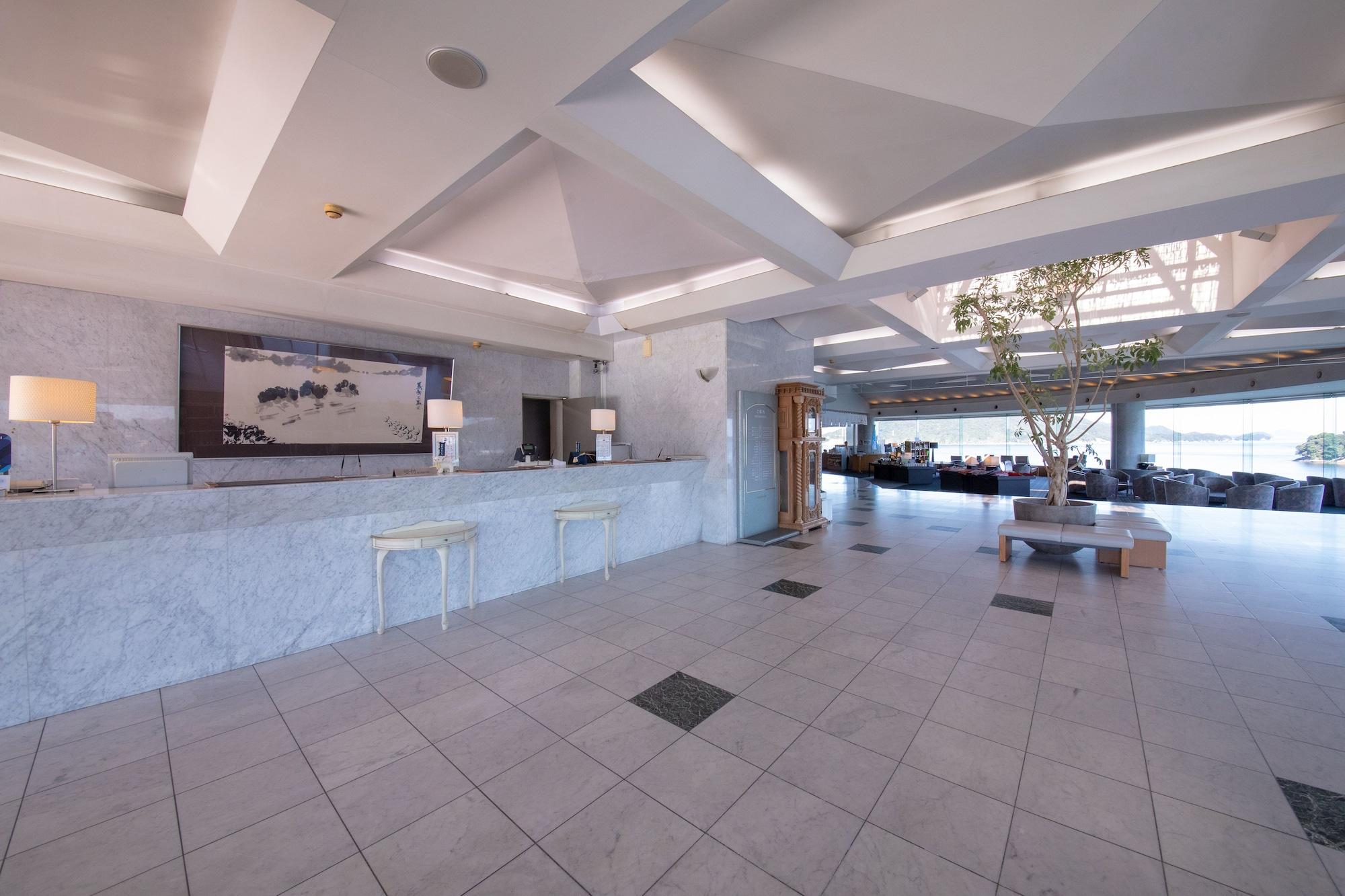 Vista Lobby Toba Grand Hotel