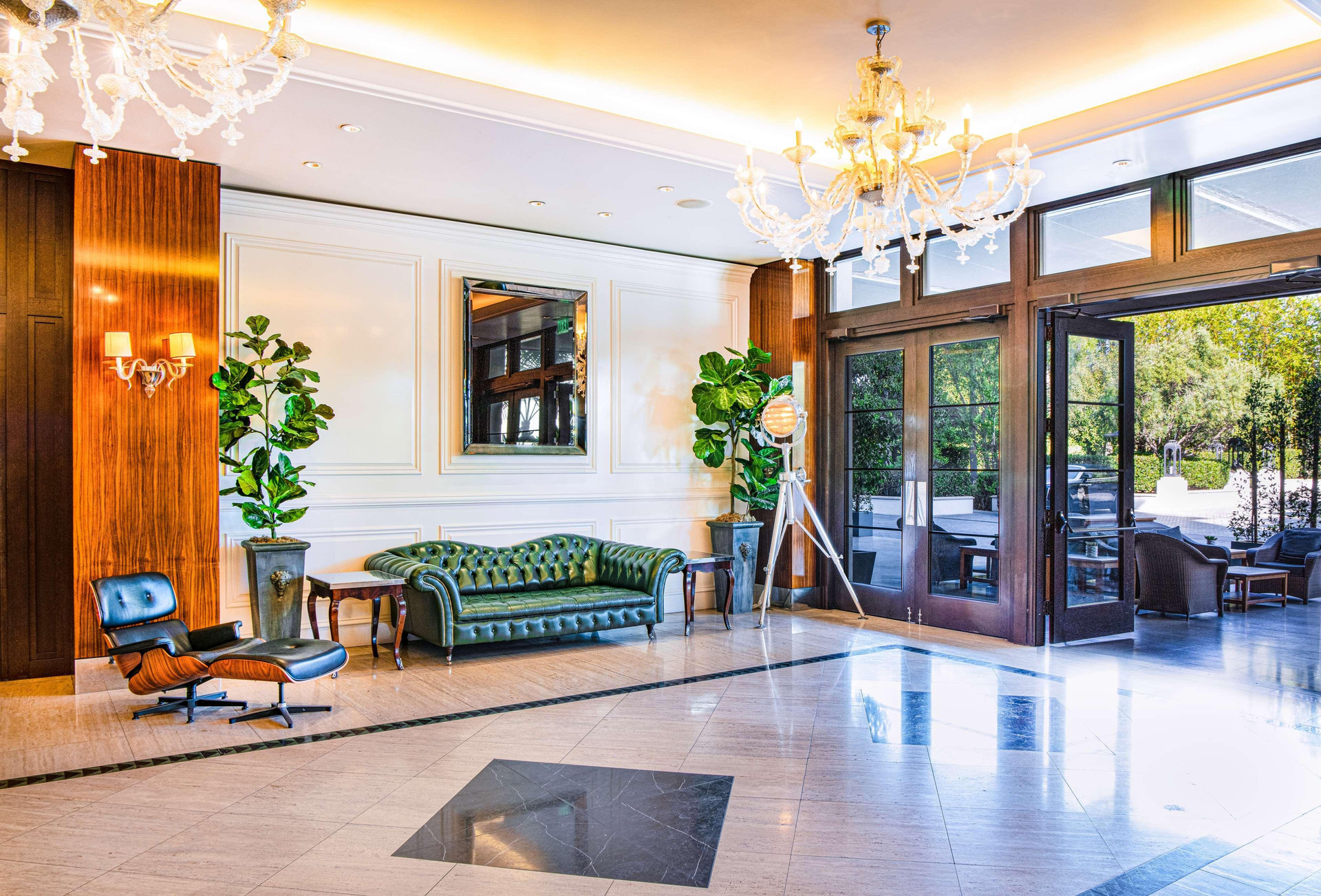 Vista Lobby Cameo Beverly Hills