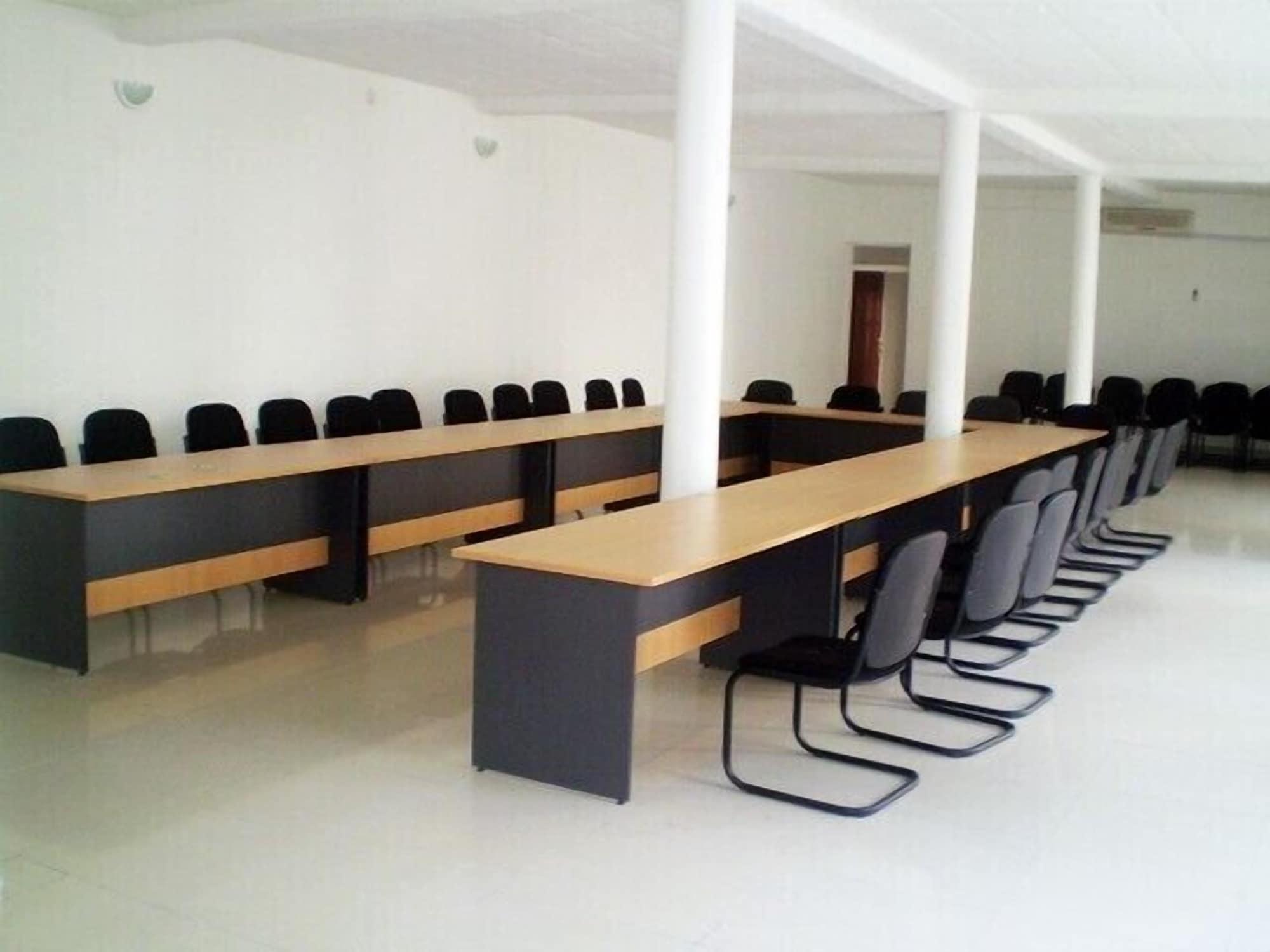 Sala de Reuniones Top Hill Residence Kiriri
