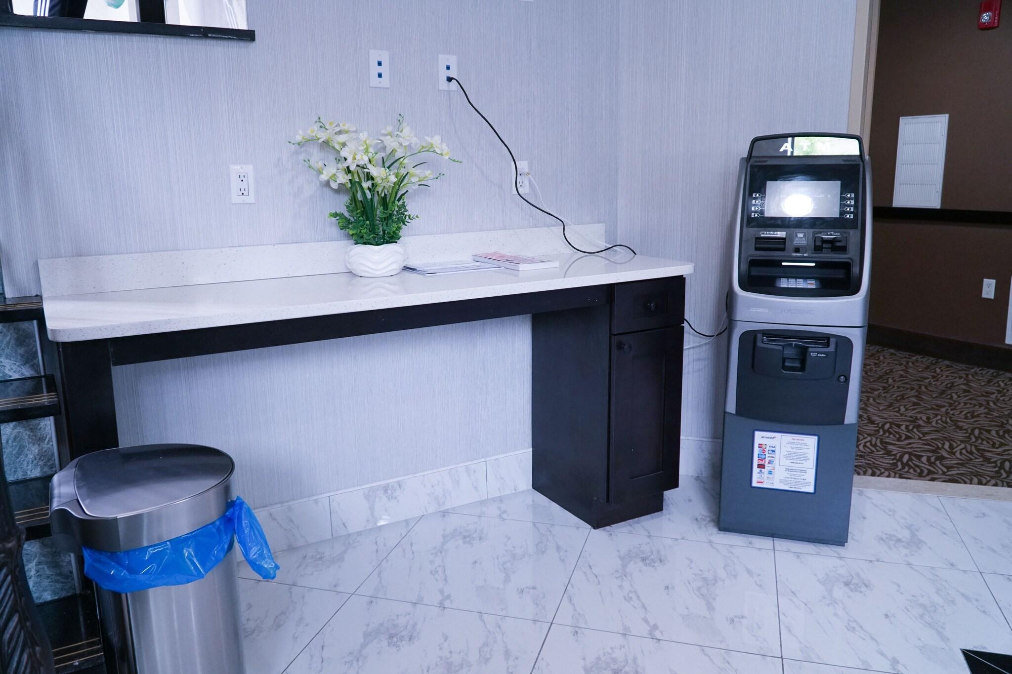 Instalaciones Recreativas Hotel Mint JFK Airport