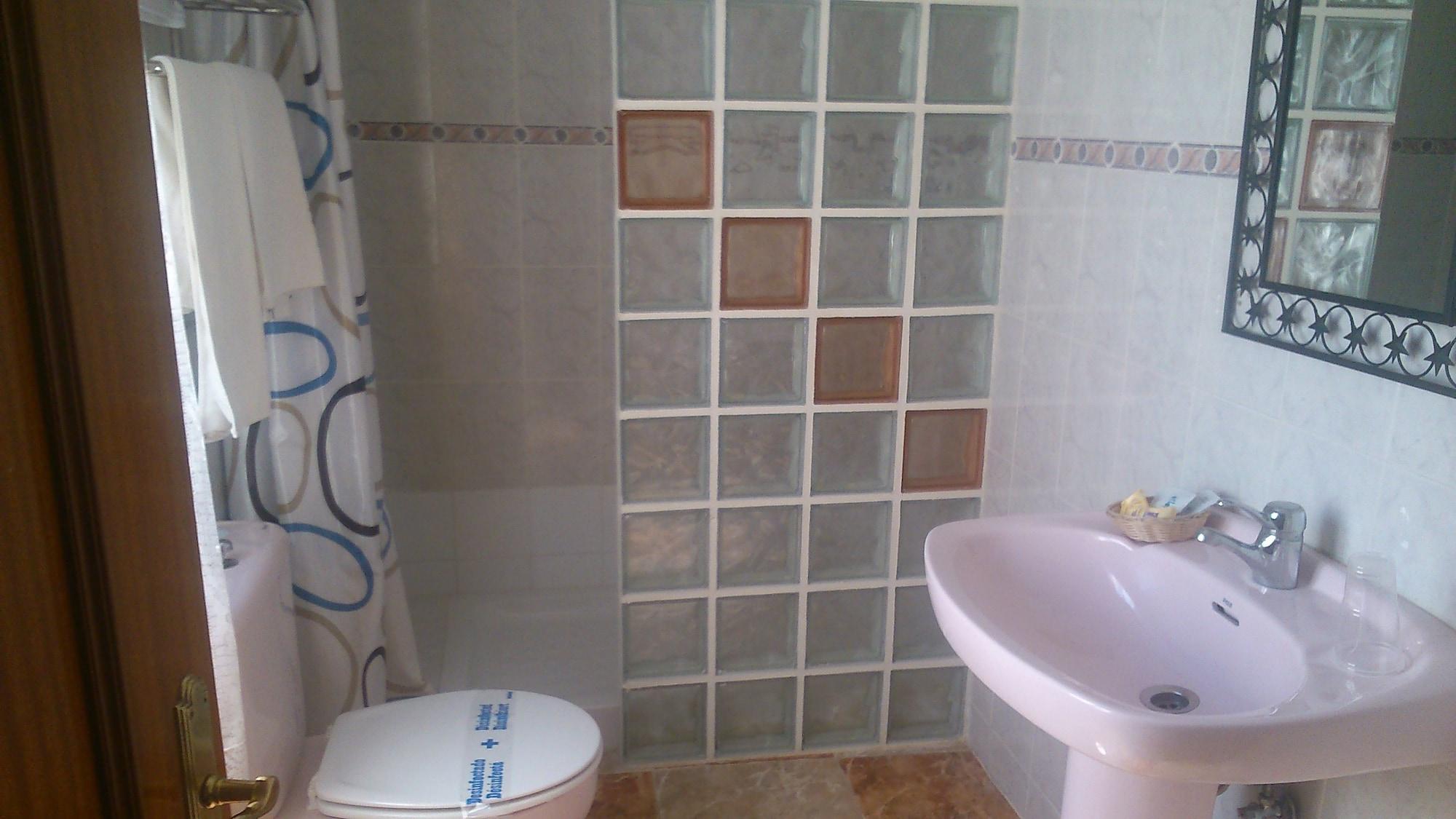 Equipamiento de Habitación Hostal Virgen del Rocio