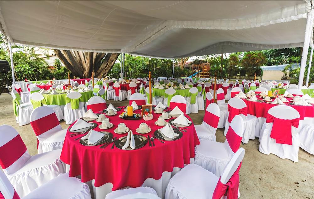 Salón de Baile Mision De Los Angeles