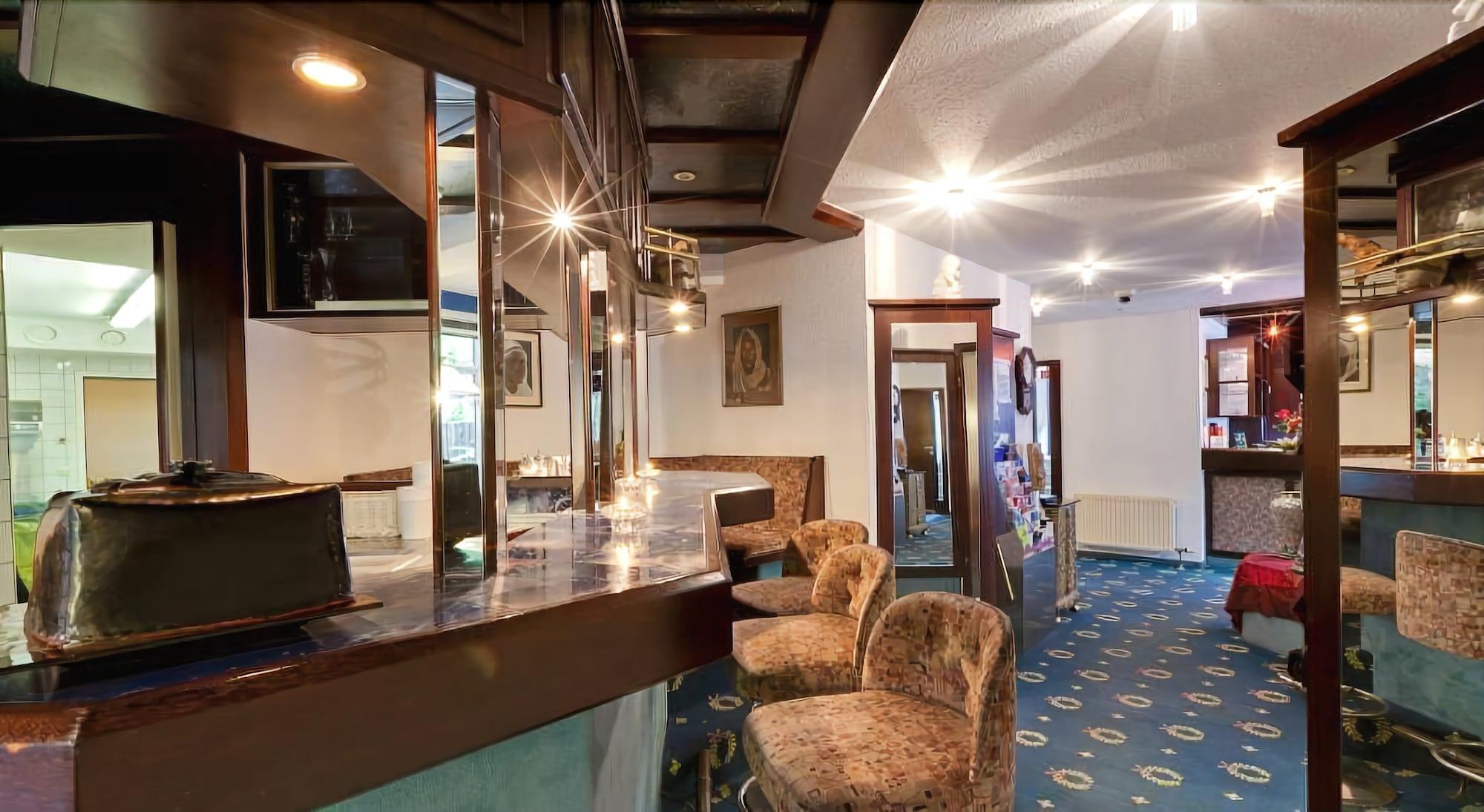 Bar/Salón Hotel Astoria am Urachplatz