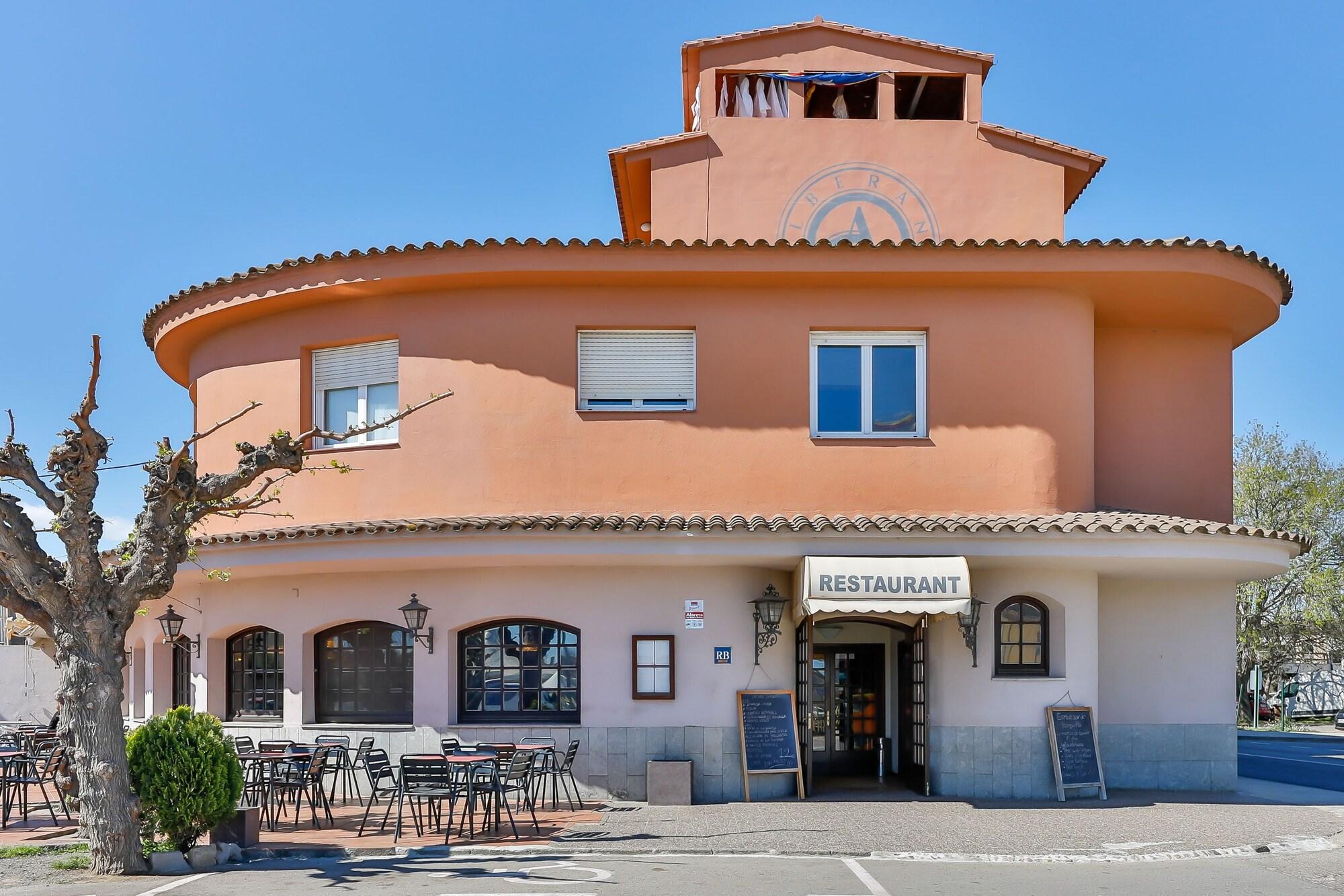 Vista Exterior Hostal Alberana