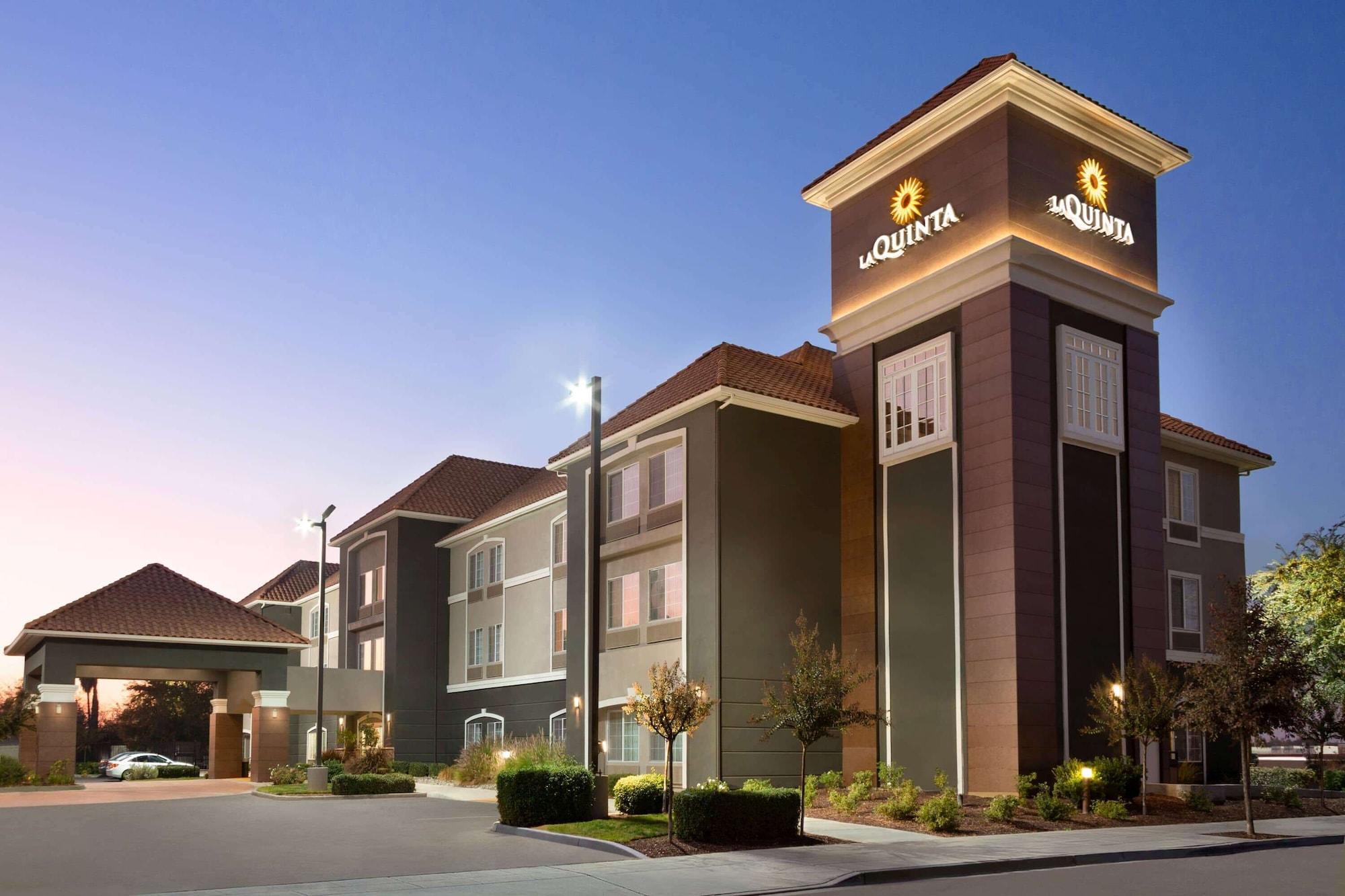 Vista Exterior La Quinta Inn & Suites by Wyndham Fresno Northwest