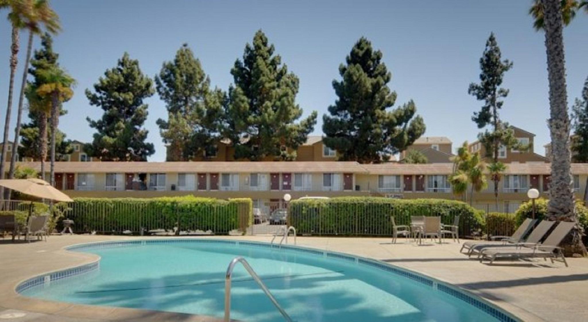 Vista Piscina Rodeway Inn Santa Clara
