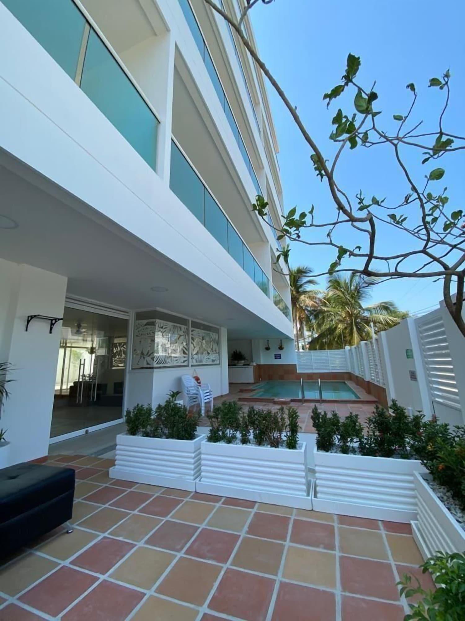 Vista Exterior APARTASUITES RAMASA